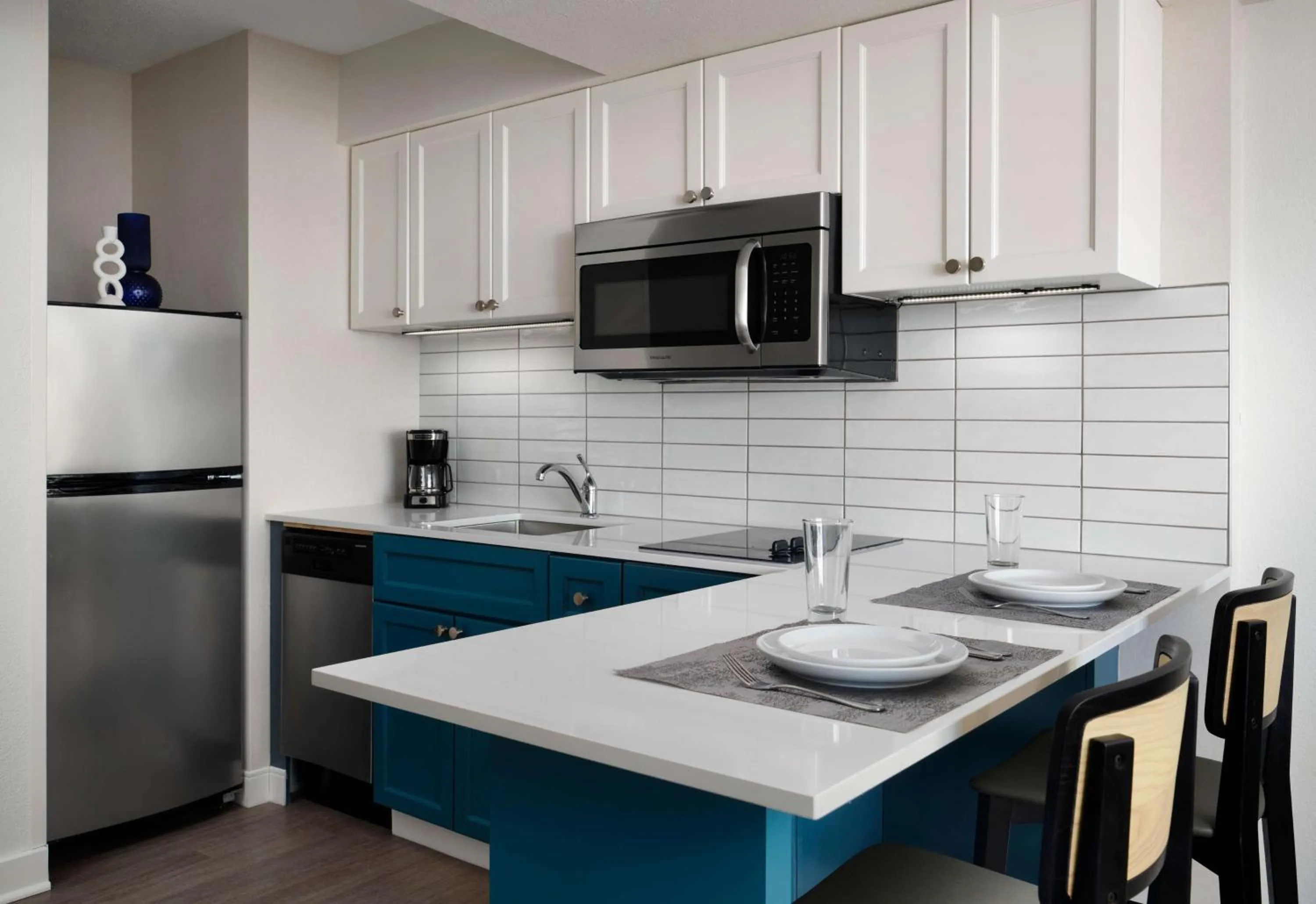 Dining area in Sonesta ES Suites Chicago Downtown Magnificent Mile Medical