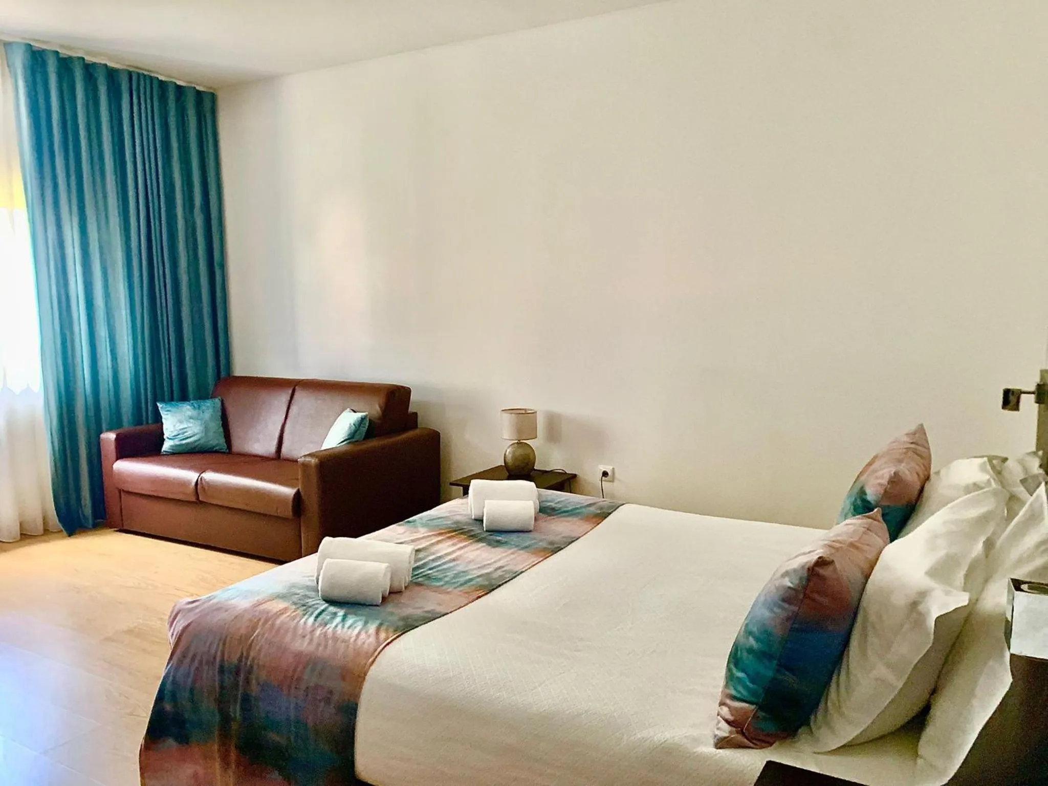 Bedroom, Bed in Hotel Louro