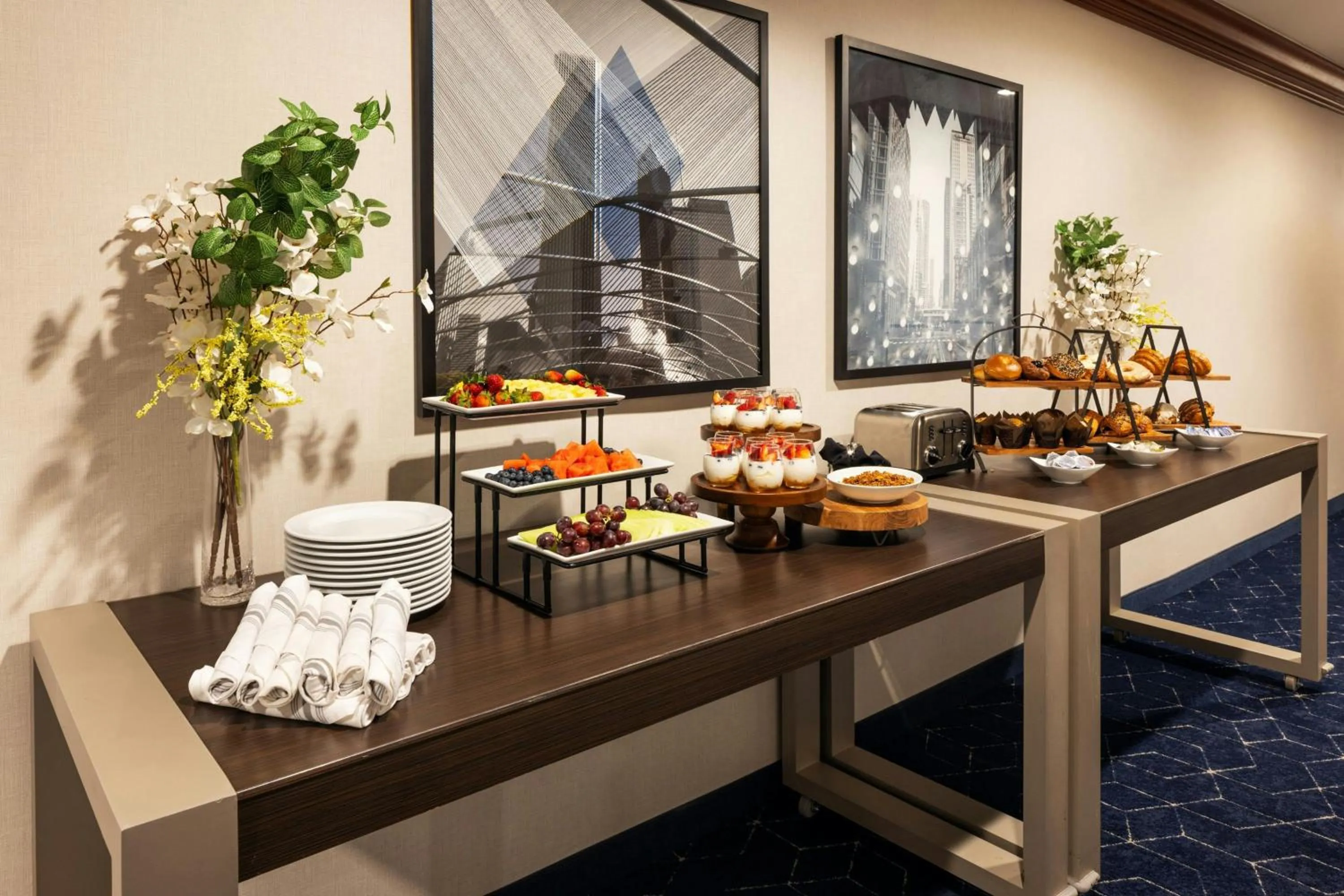 Meeting/conference room in Courtyard by Marriott Chicago Downtown/River North