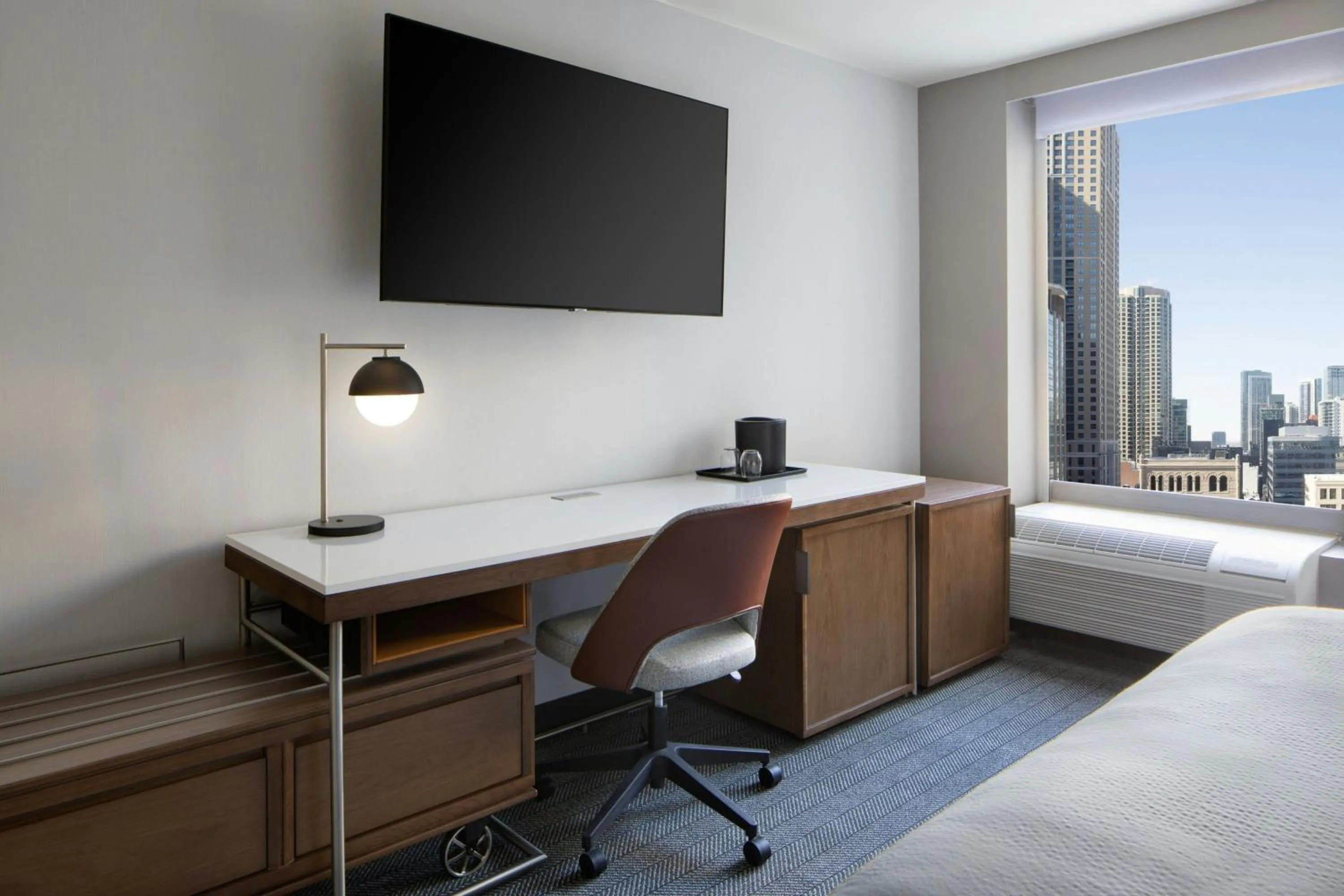 Photo of the whole room, Bed in Courtyard by Marriott Chicago Downtown/River North