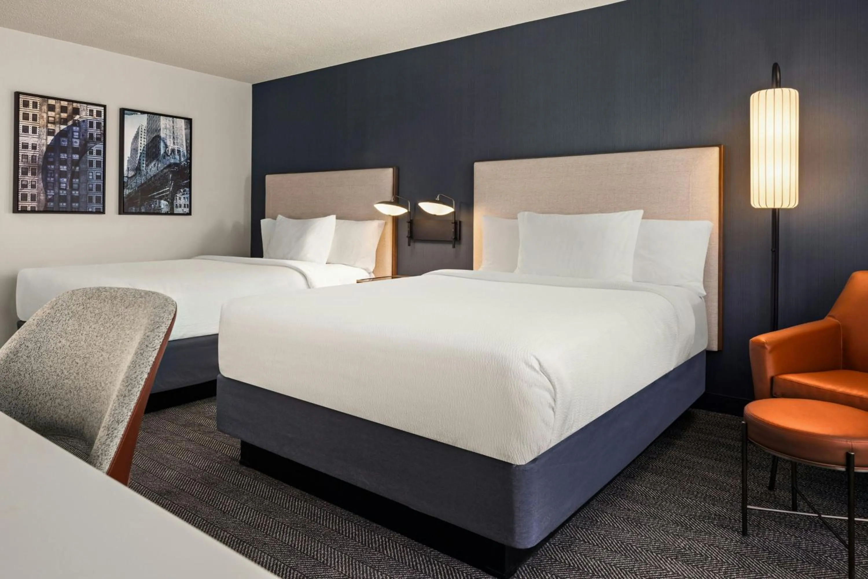 Photo of the whole room, Bed in Courtyard by Marriott Chicago Downtown/River North