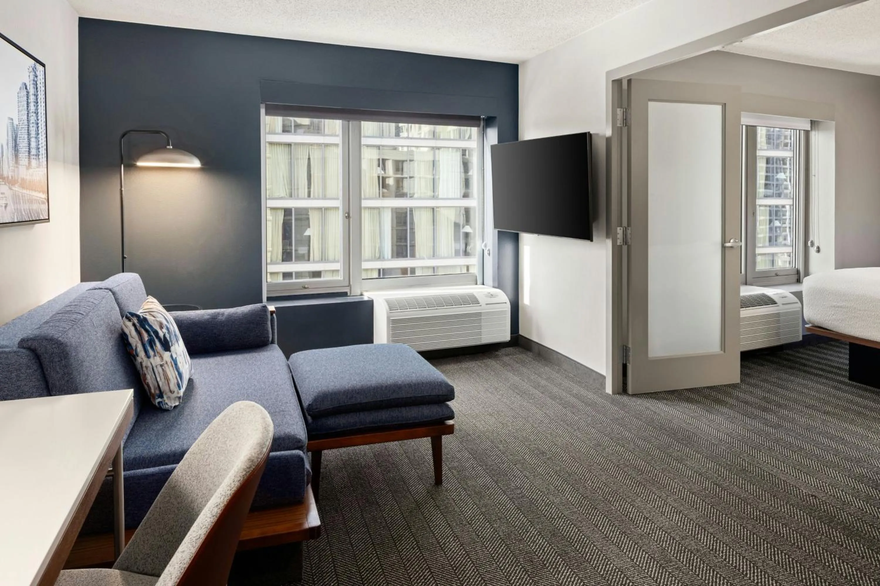 Photo of the whole room, Bed in Courtyard by Marriott Chicago Downtown/River North