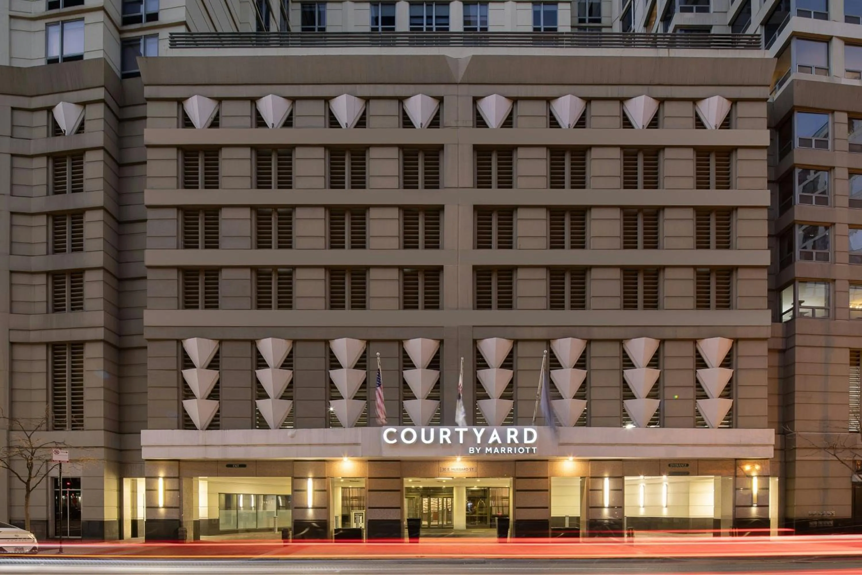 Property building in Courtyard by Marriott Chicago Downtown/River North