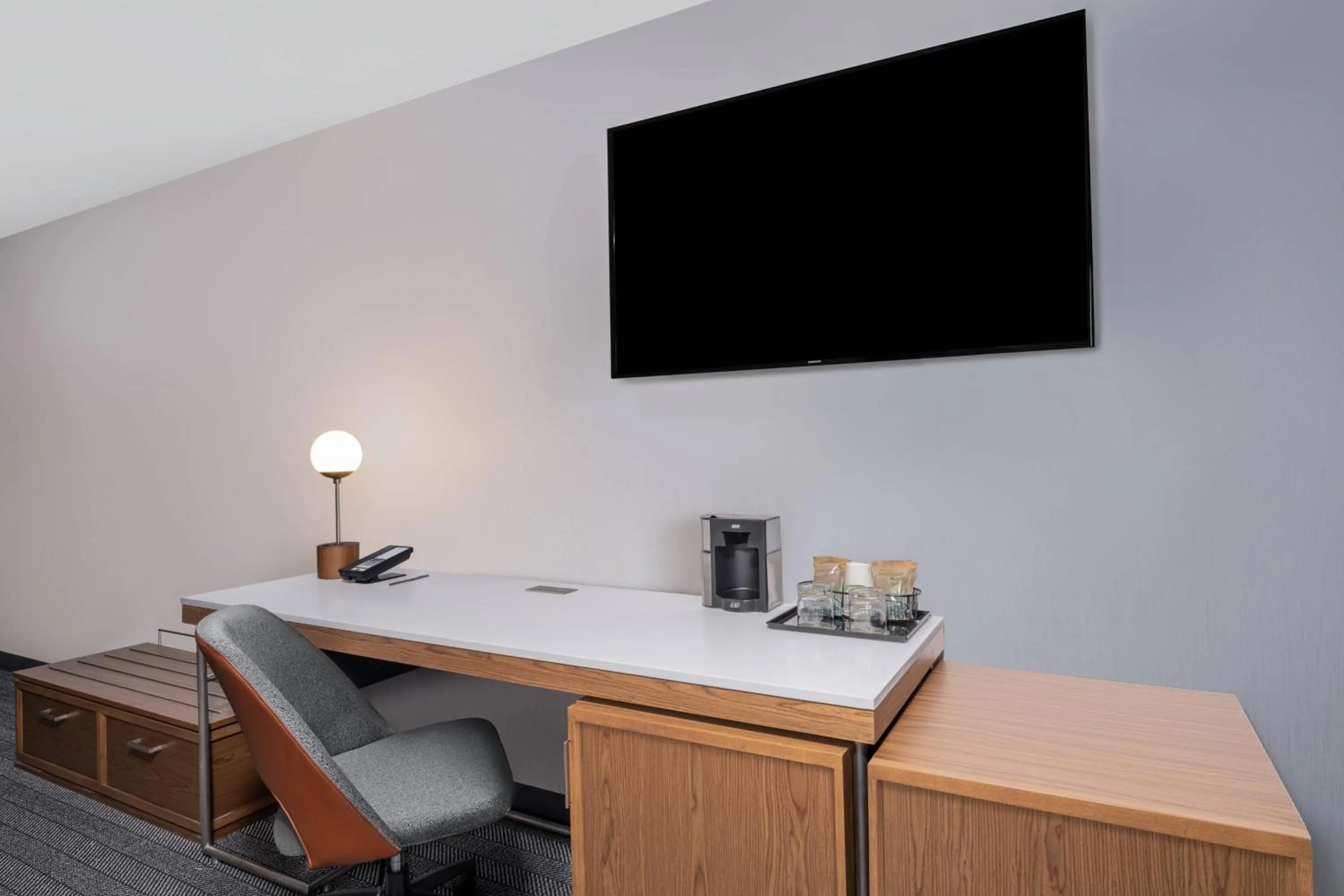 Photo of the whole room in Courtyard Austin South