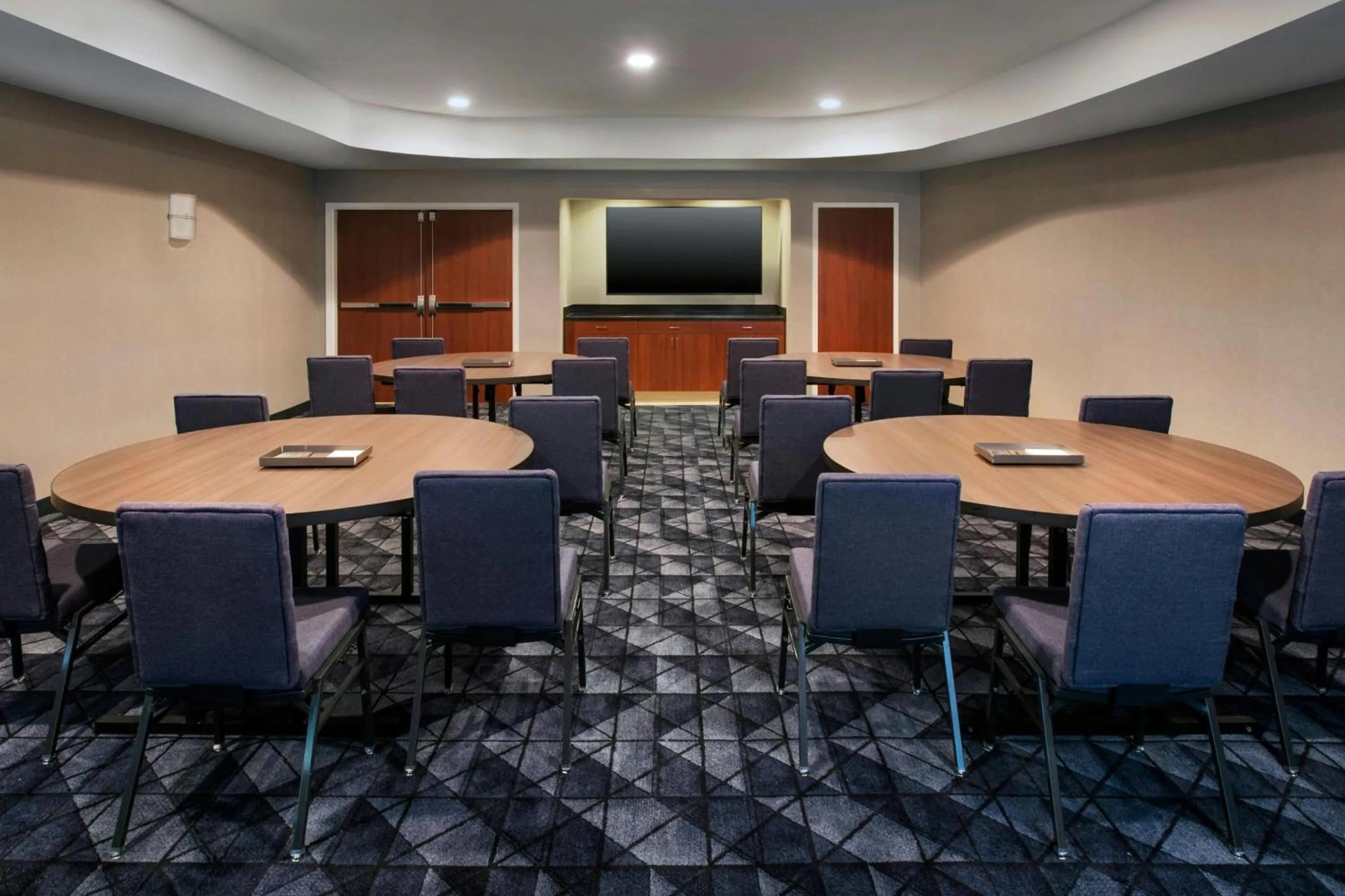 Meeting/conference room in Courtyard by Marriott Paramus
