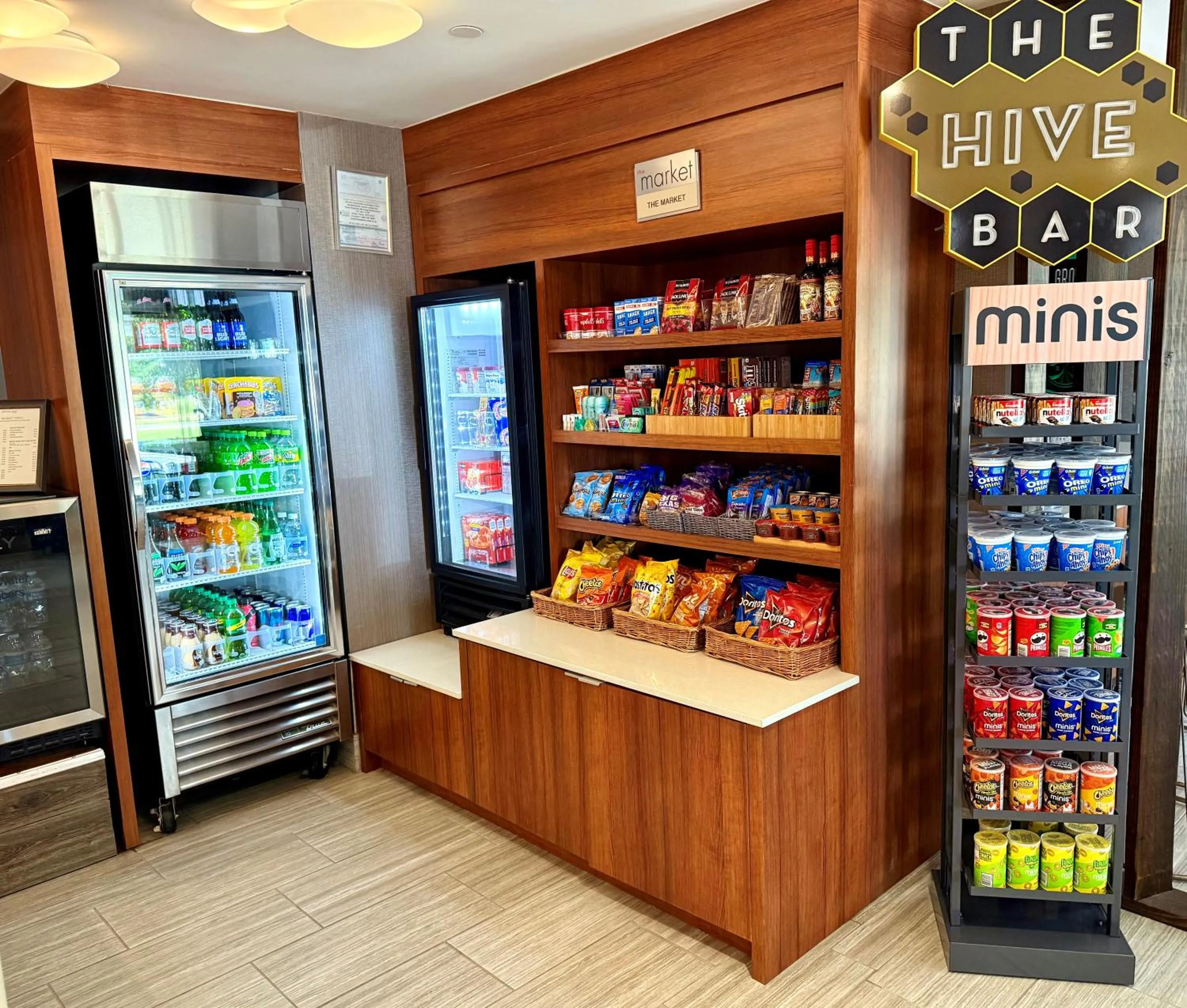 Food and drinks in SpringHill Suites by Marriott Austin The Domain Area