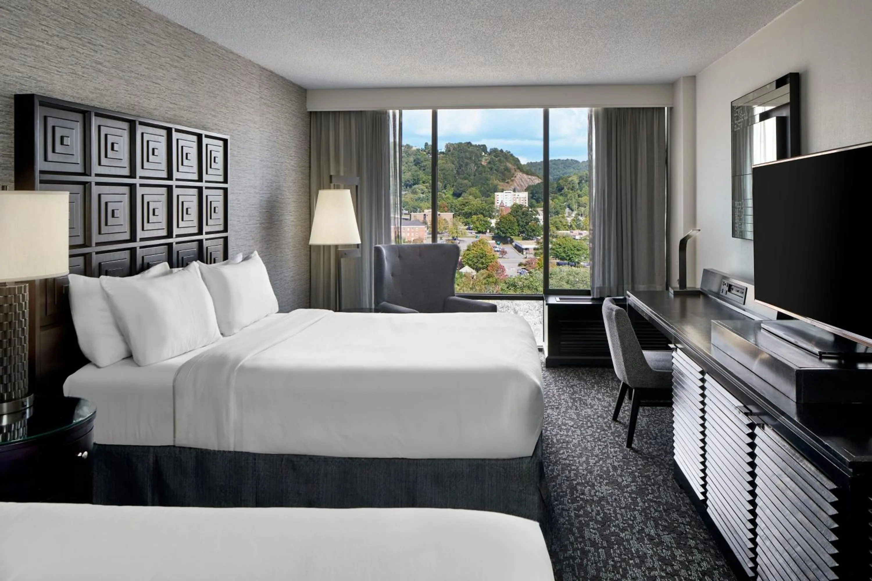 Photo of the whole room, Bed in Renaissance Asheville Downtown Hotel