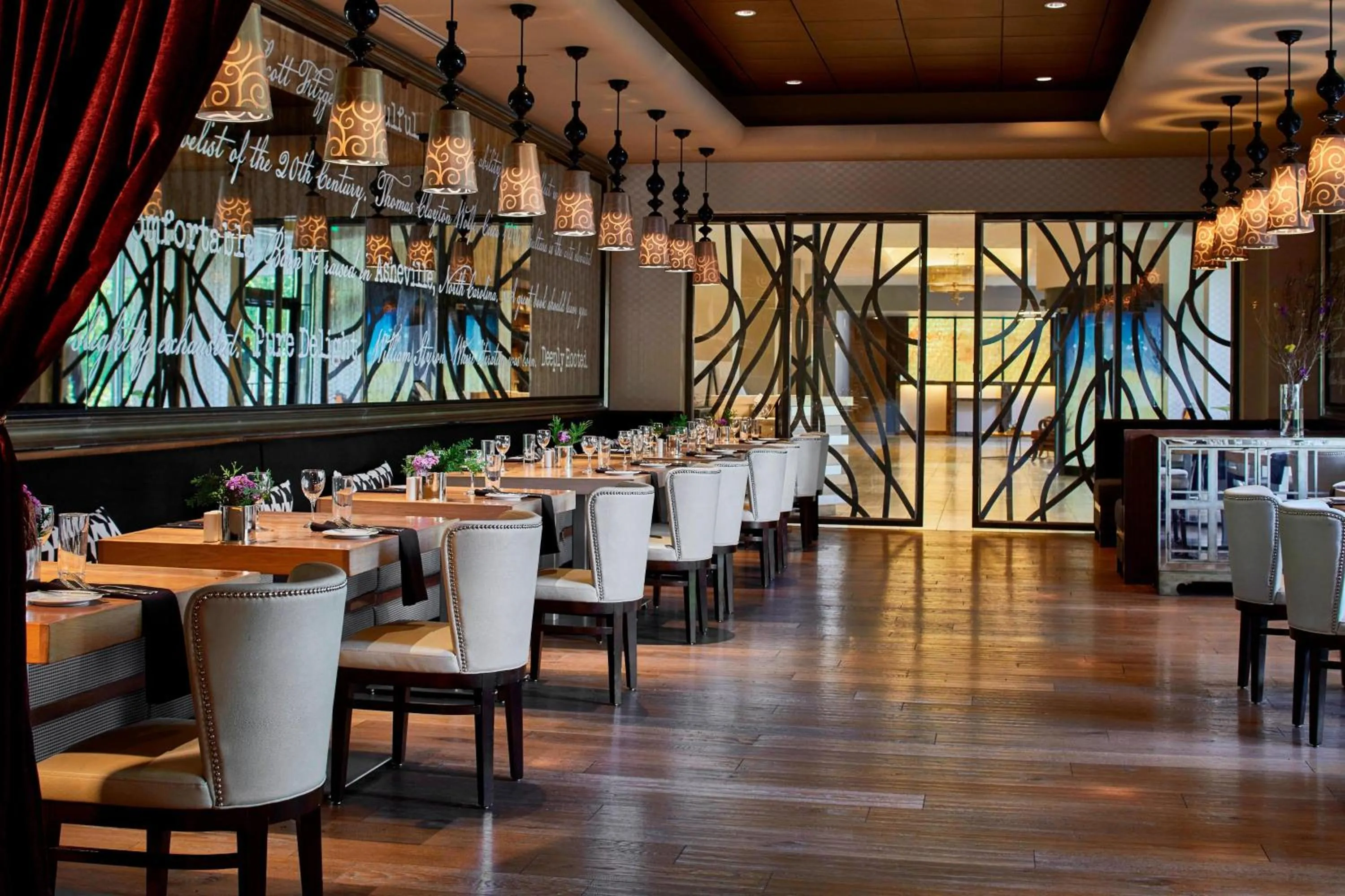 Restaurant/places to eat in Renaissance Asheville Downtown Hotel