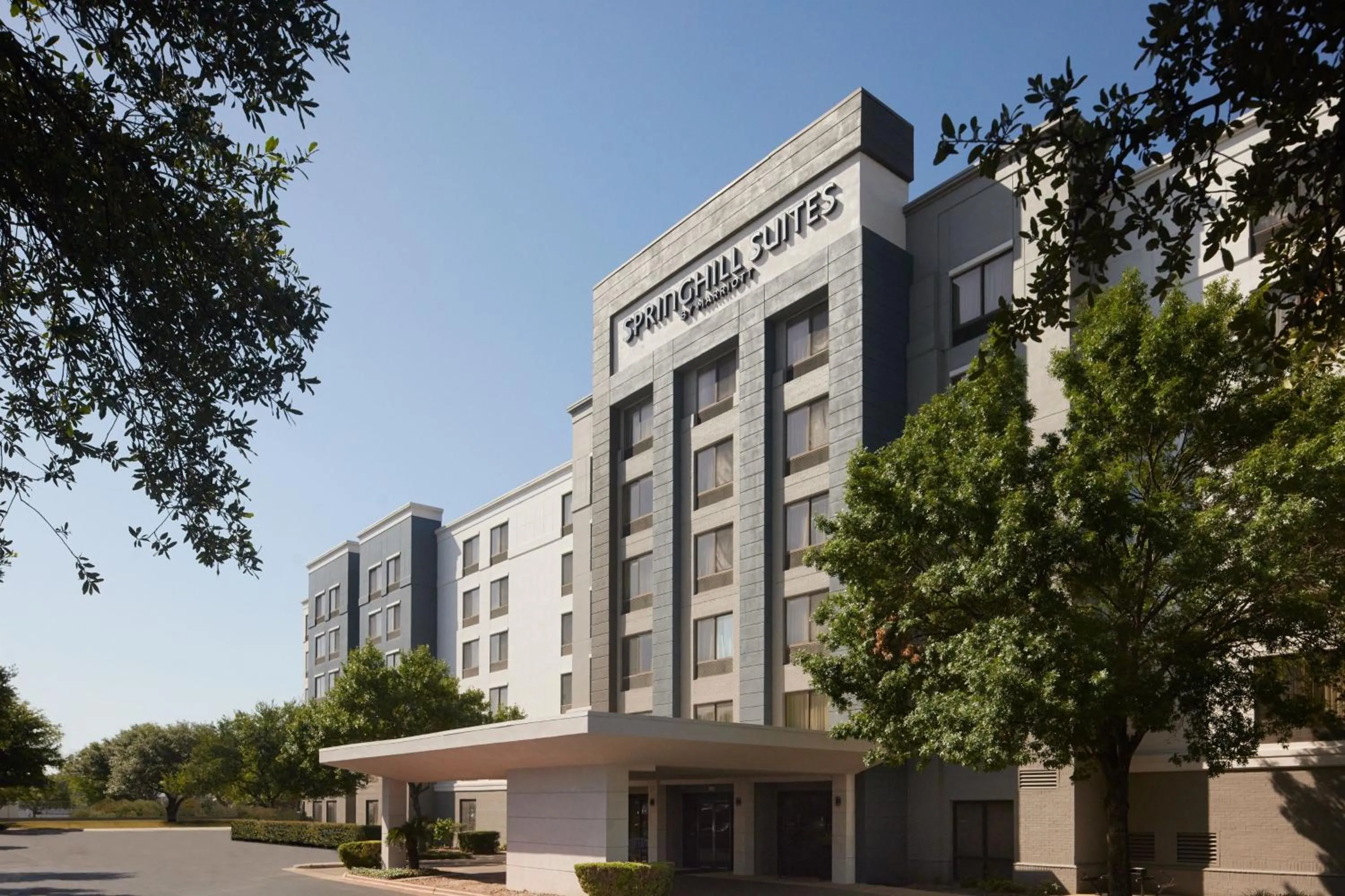 Property building in SpringHill Suites Austin South