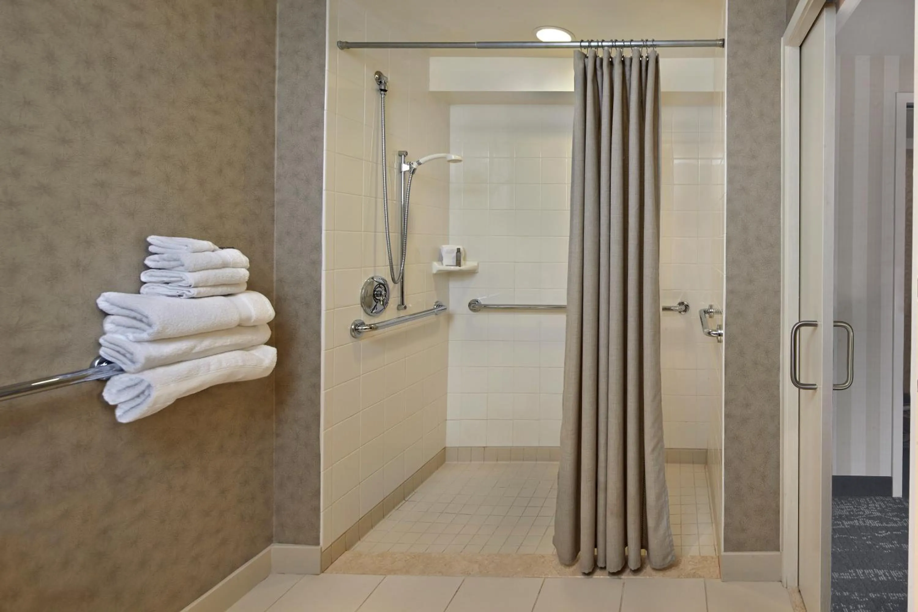 Bathroom in Hartford Marriott Downtown