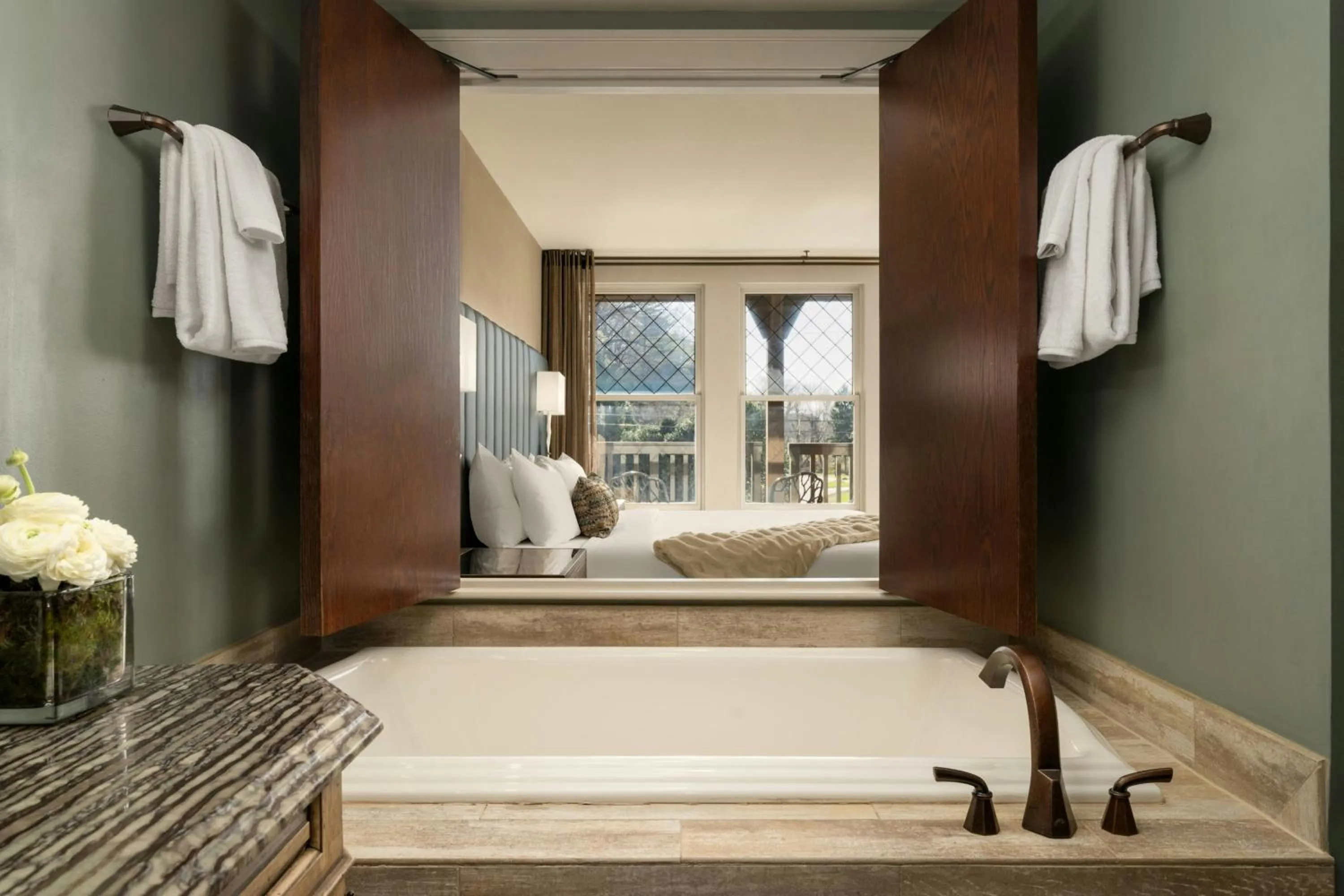 Bathroom, Bed in Grand Bohemian Lodge Asheville, Autograph Collection