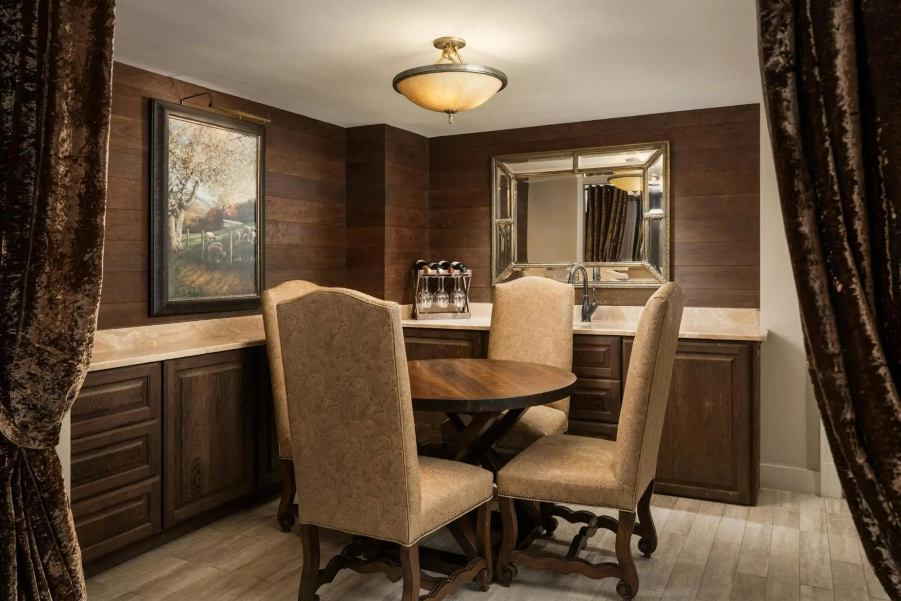 Lounge or bar in Grand Bohemian Lodge Asheville, Autograph Collection Lounge or bar in Grand Bohemian Lodge Asheville, Autograph Collection