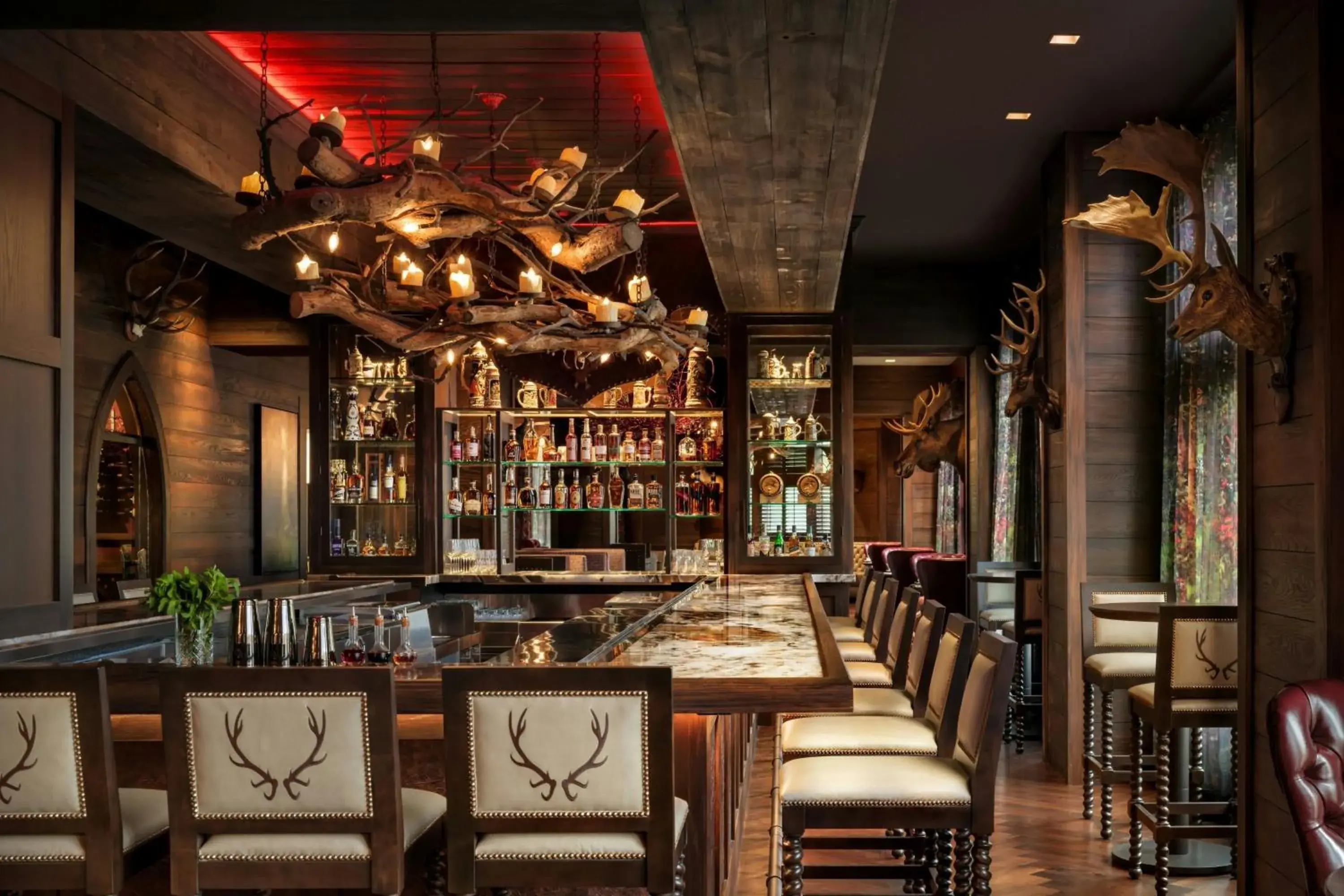 Lounge or bar in Grand Bohemian Lodge Asheville, Autograph Collection Lounge or bar in Grand Bohemian Lodge Asheville, Autograph Collection