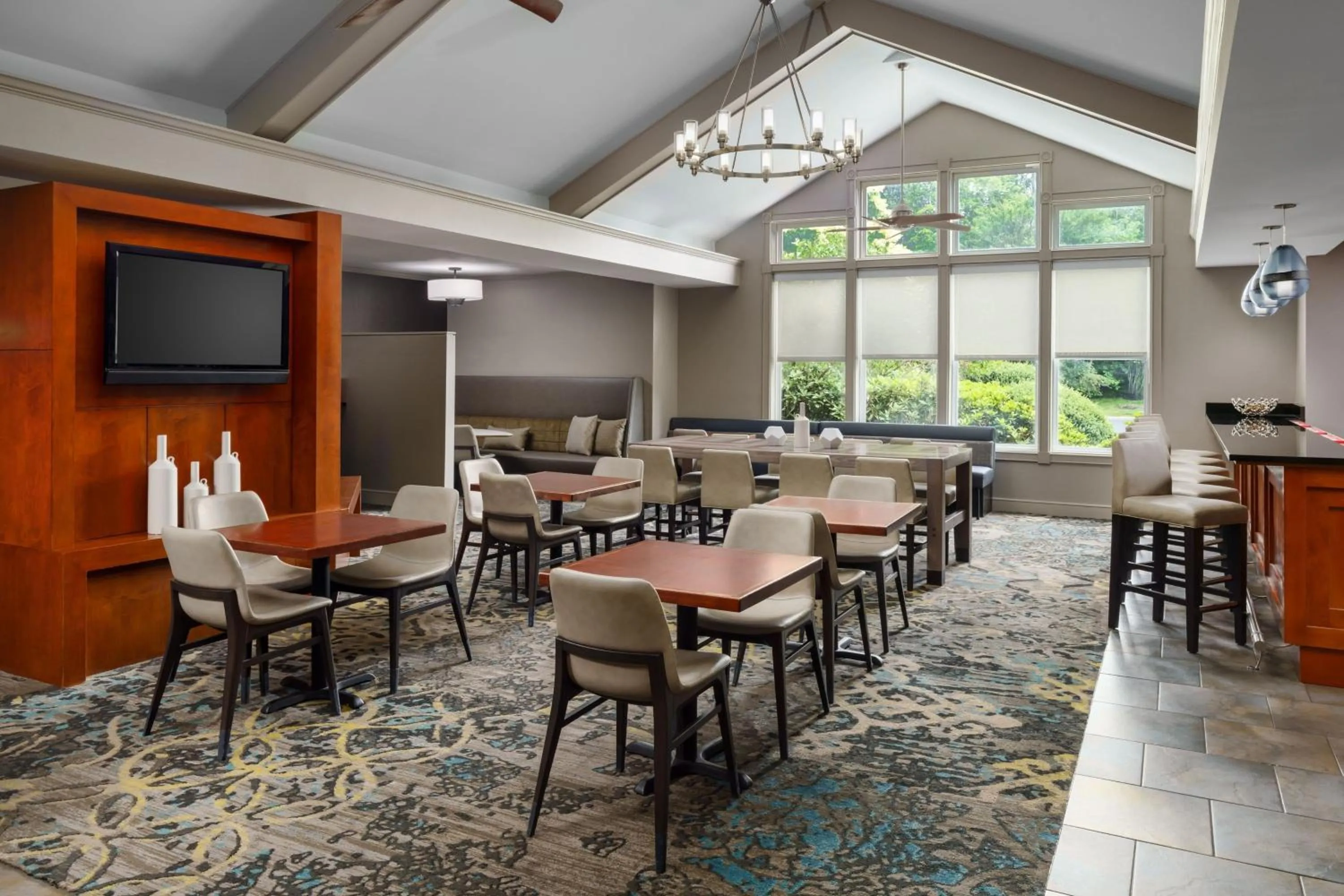 Restaurant/places to eat in Residence Inn Boston Franklin