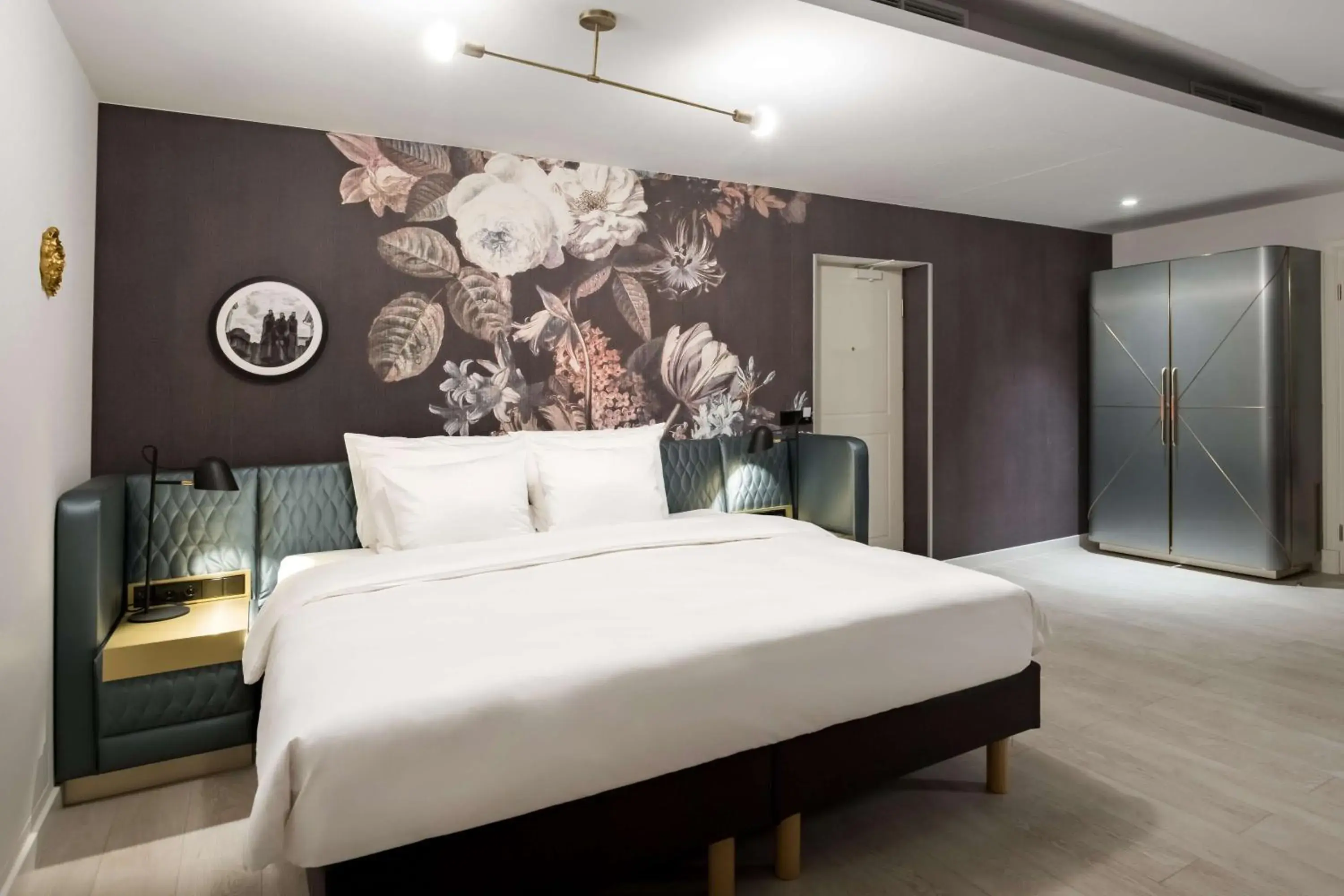 Bedroom, Bed in Radisson Collection Astorija Hotel, Vilnius Bedroom, Bed in Radisson Collection Astorija Hotel, Vilnius