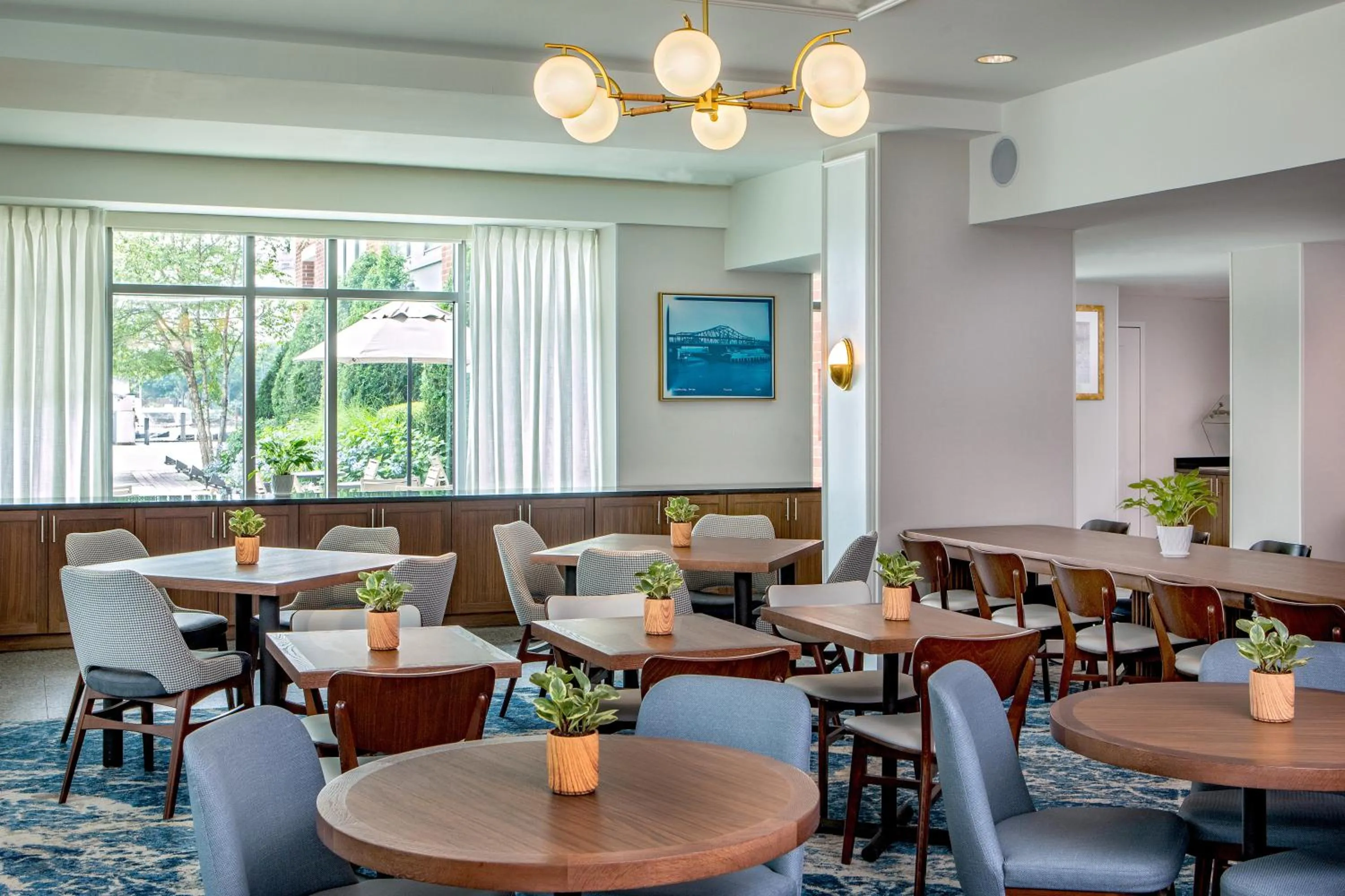 Restaurant/places to eat in Residence Inn by Marriott Boston Harbor on Tudor Wharf