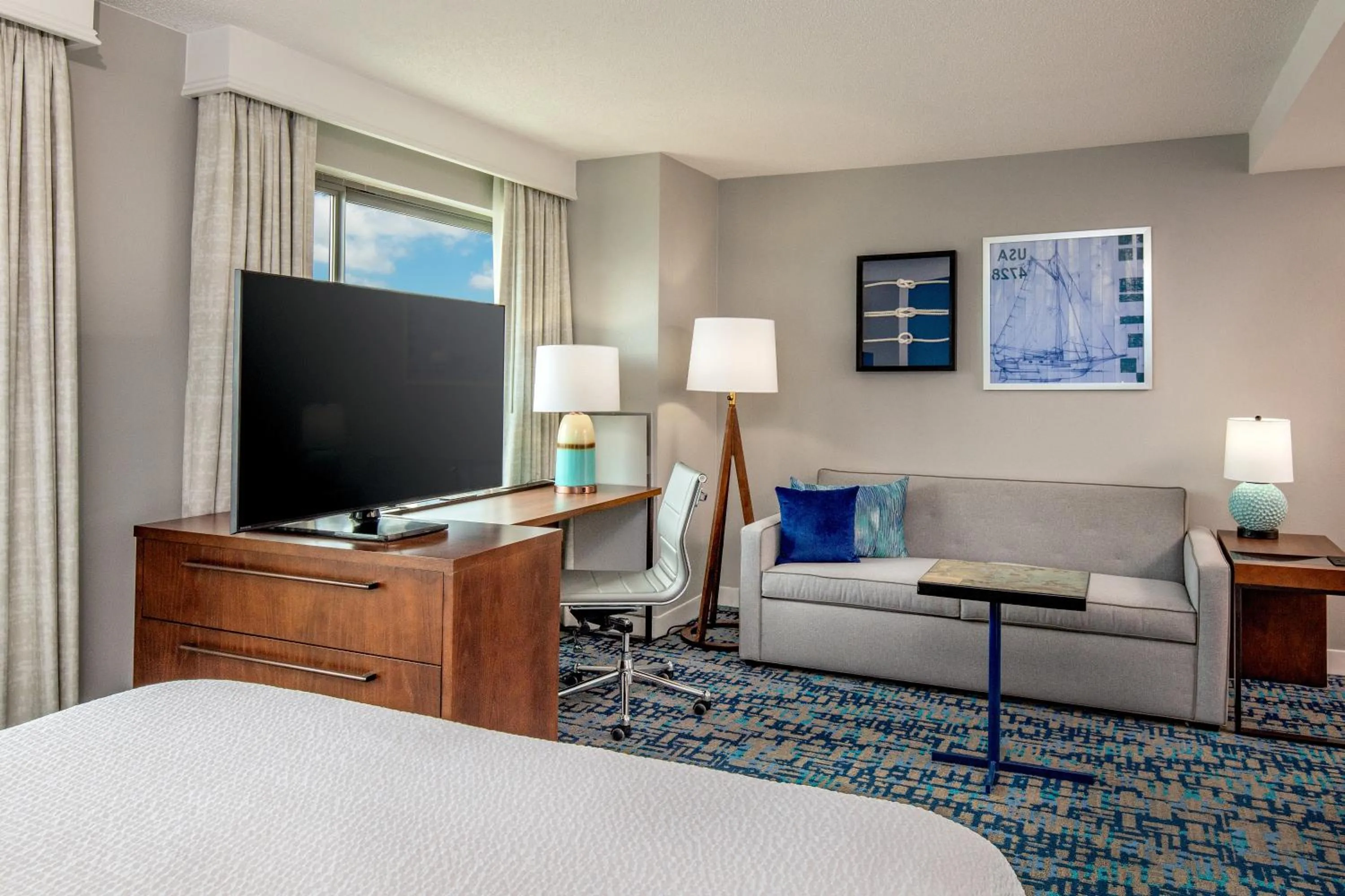 Bedroom, Bed in Residence Inn by Marriott Boston Harbor on Tudor Wharf