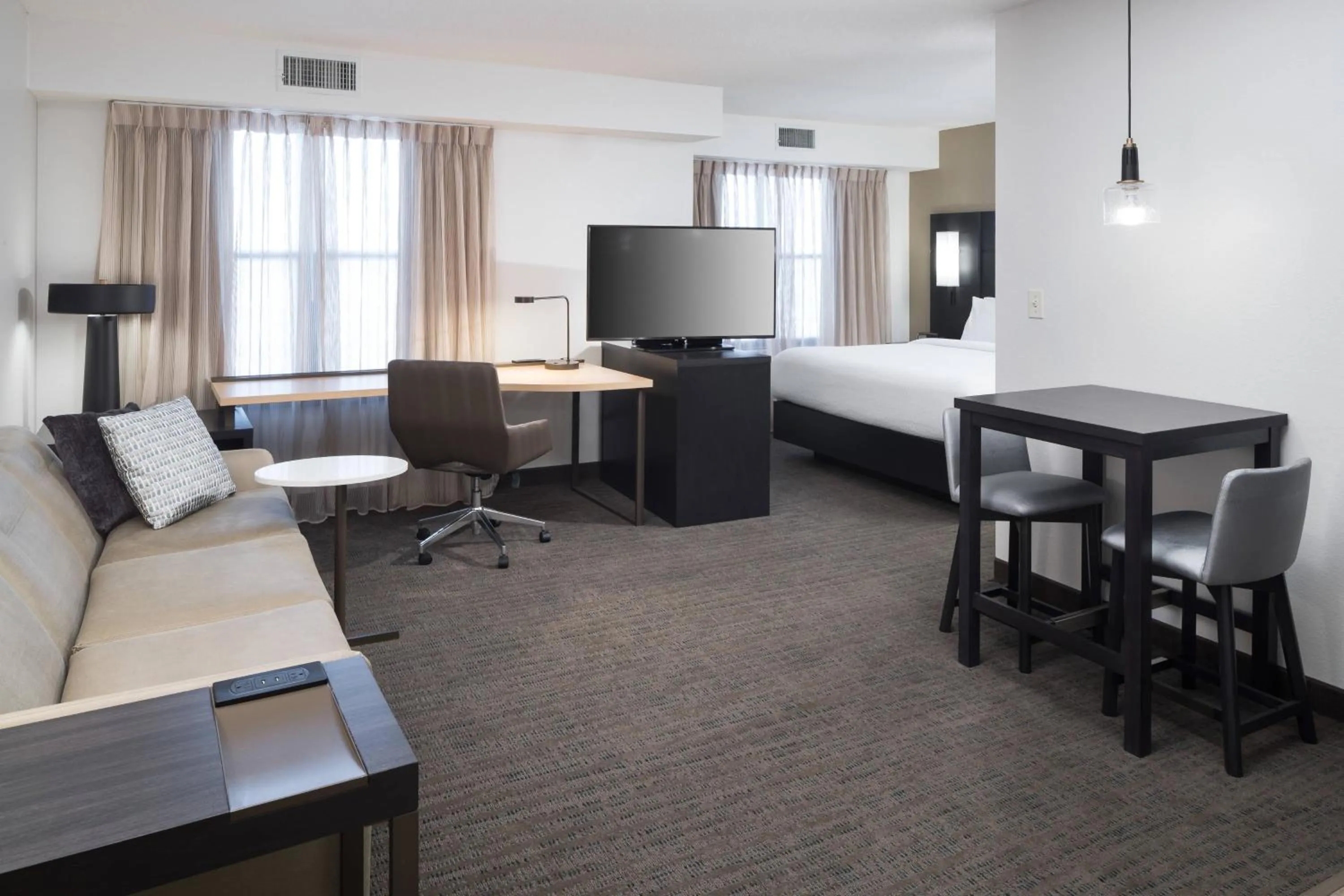 Photo of the whole room, Bed in Residence Inn by Marriott Boston Westford