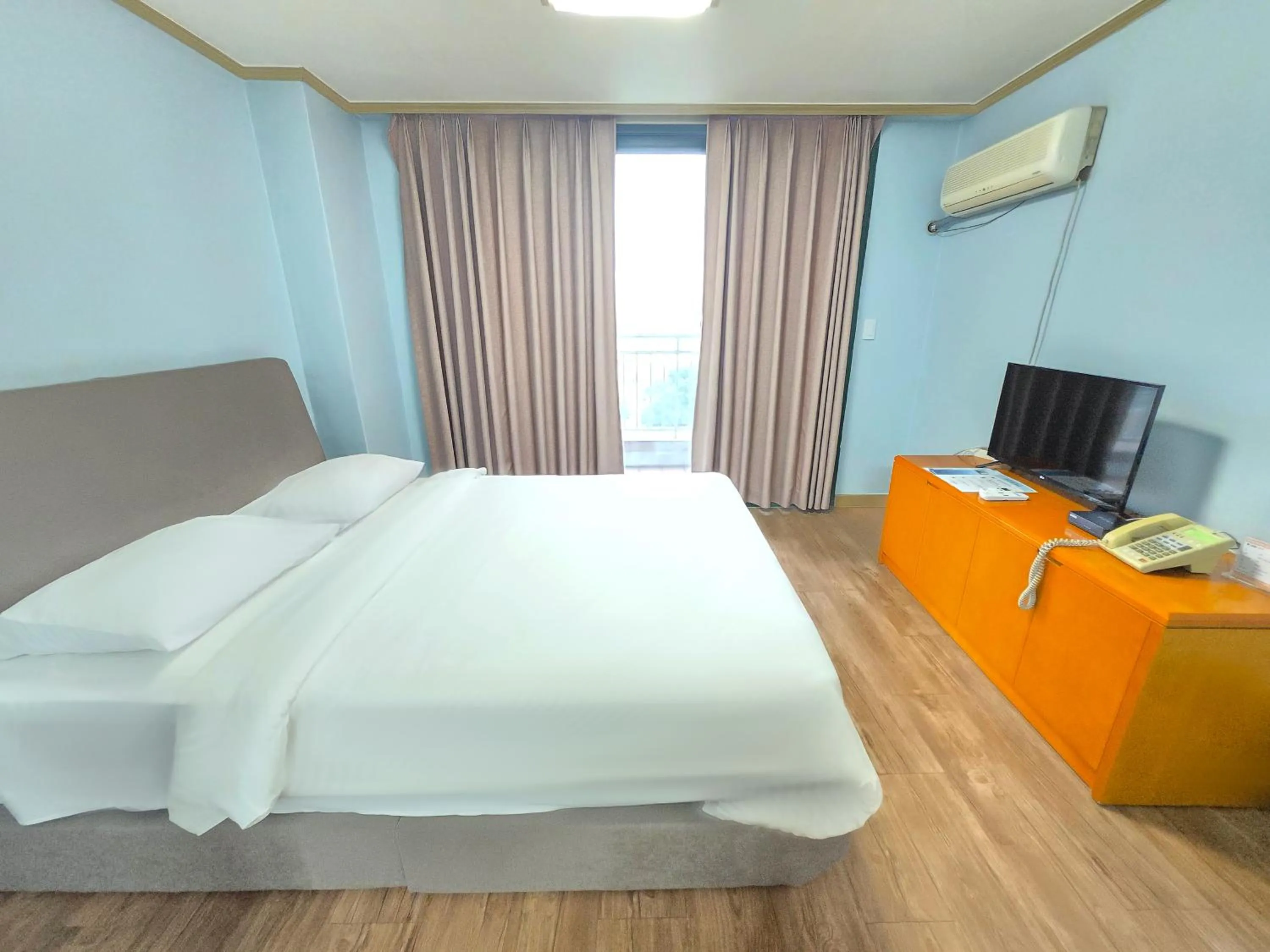Bed in Ilsung Condo Namhan River