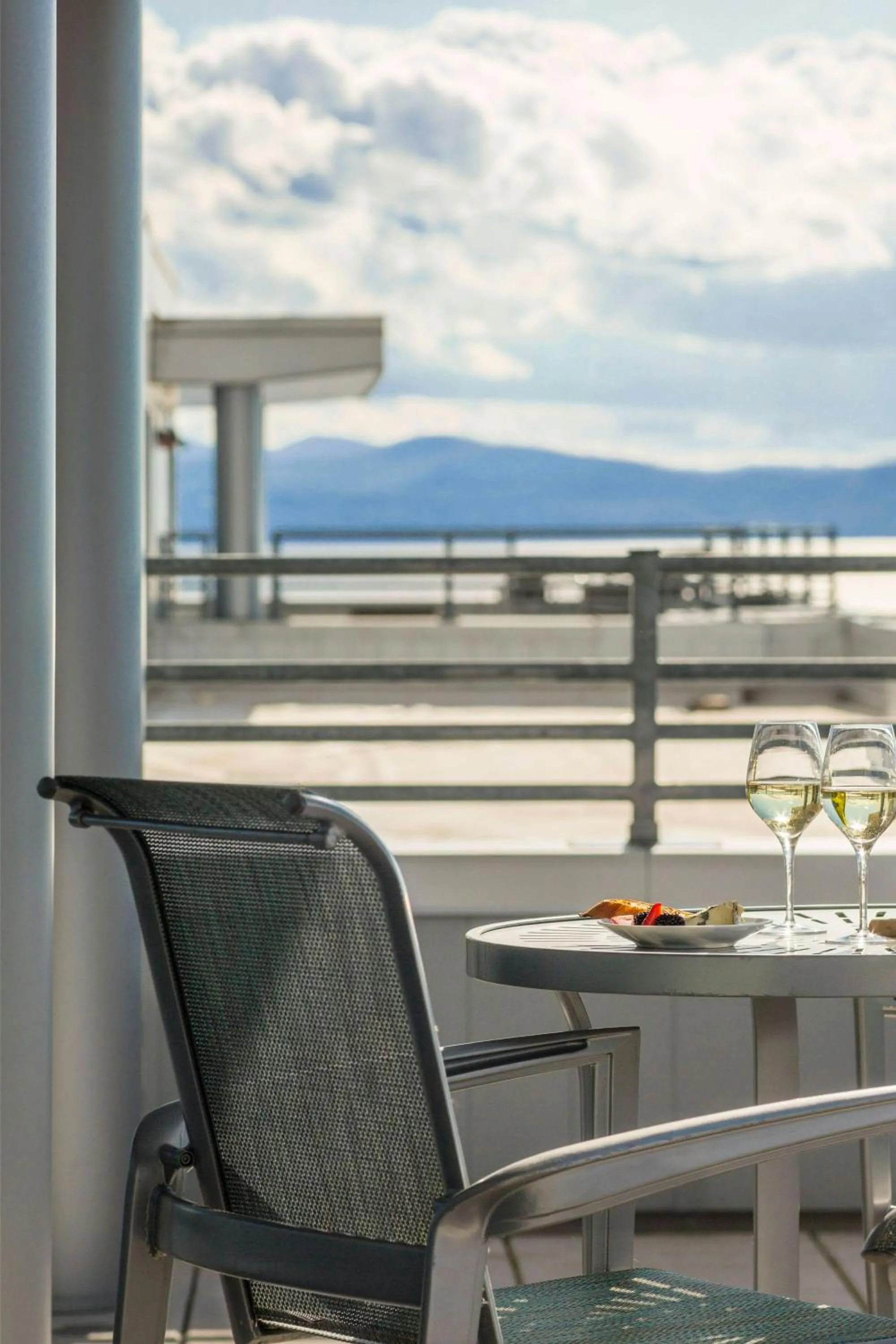 Swimming pool in Courtyard Burlington Harbor
