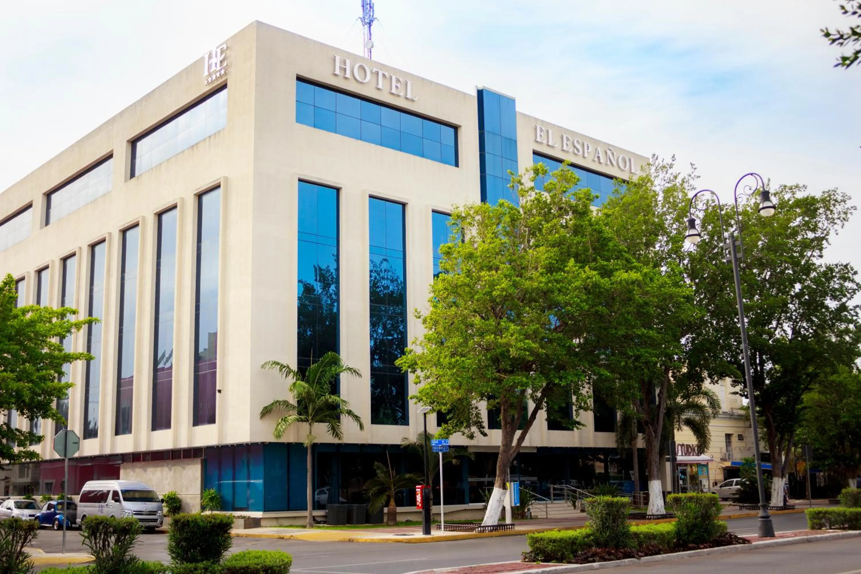Property building in Hotel El Español Paseo de Montejo
