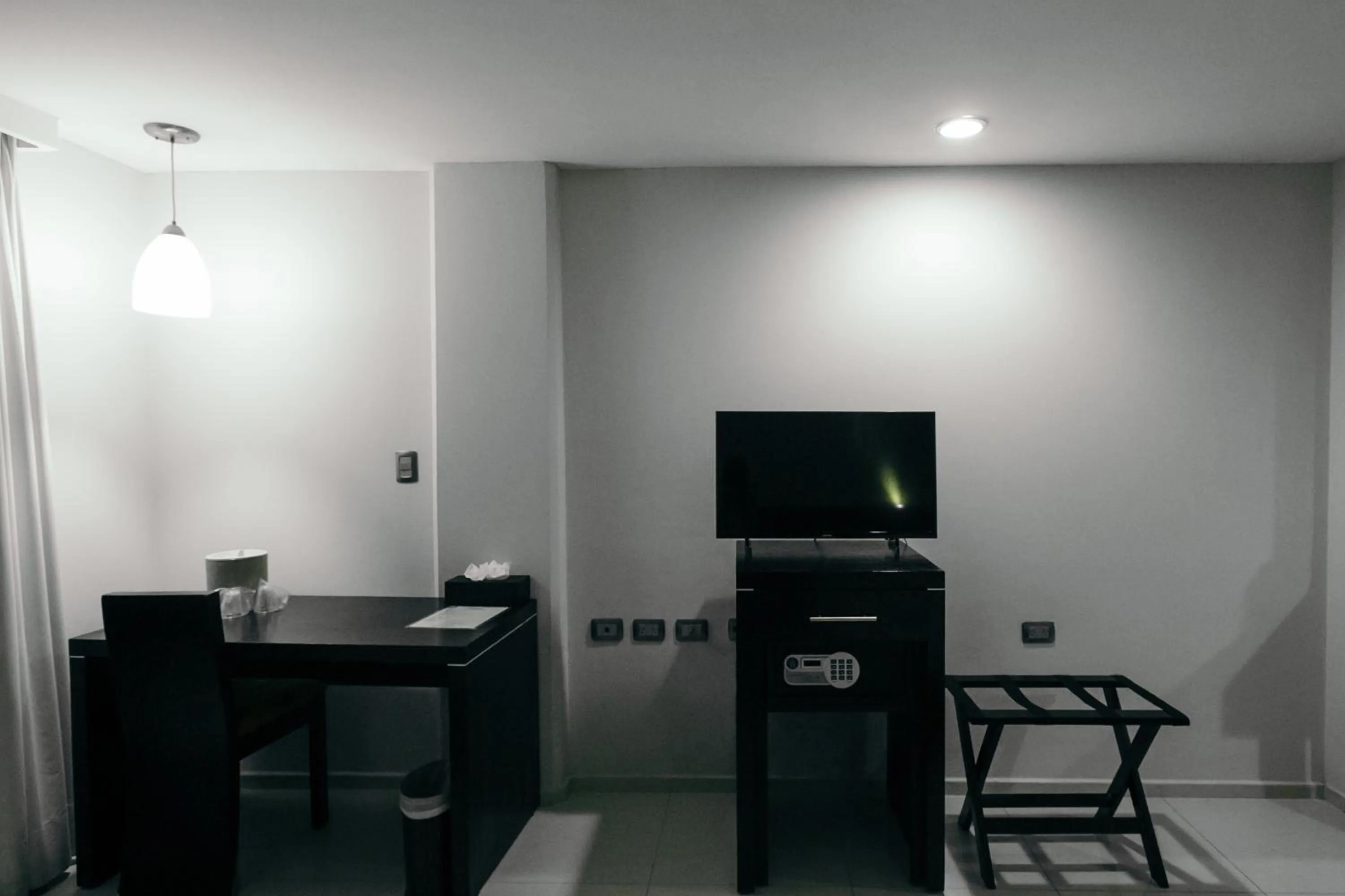 TV and multimedia in Hotel El Español Paseo de Montejo