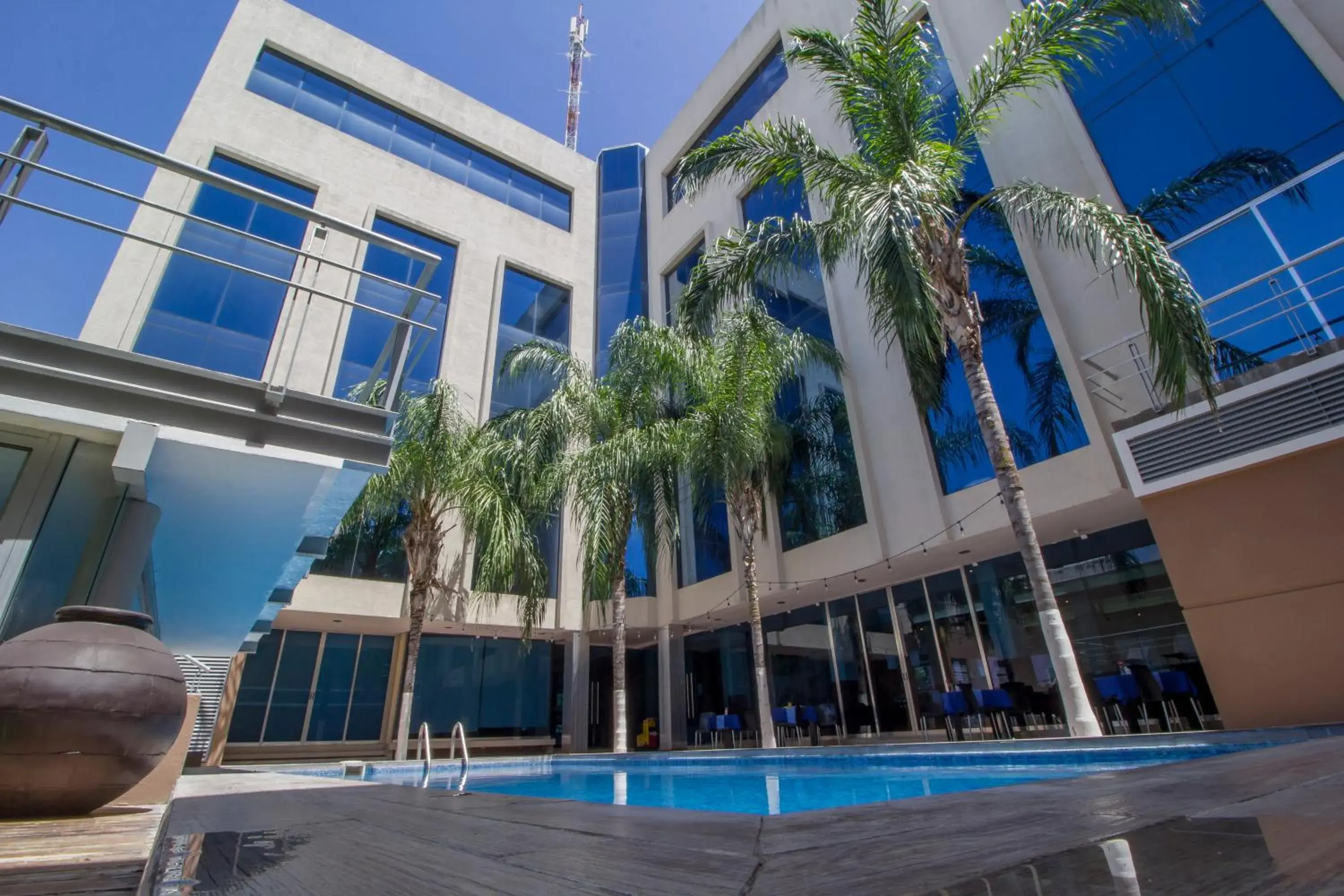 Swimming pool in Hotel El Español Paseo de Montejo Swimming pool in Hotel El Español Paseo de Montejo