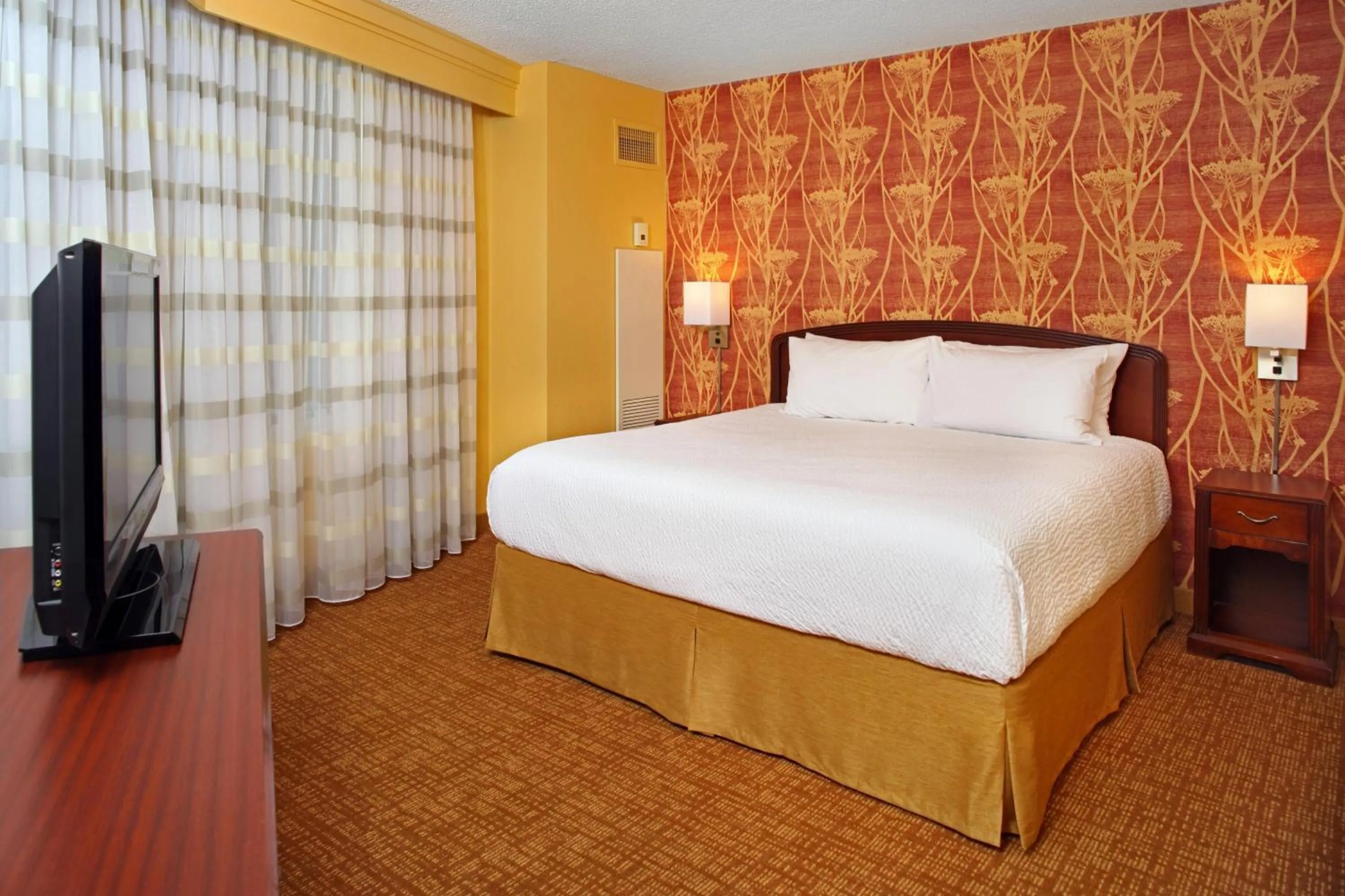 Bedroom, Bed in Courtyard by Marriott Baltimore Downtown Inner Harbor