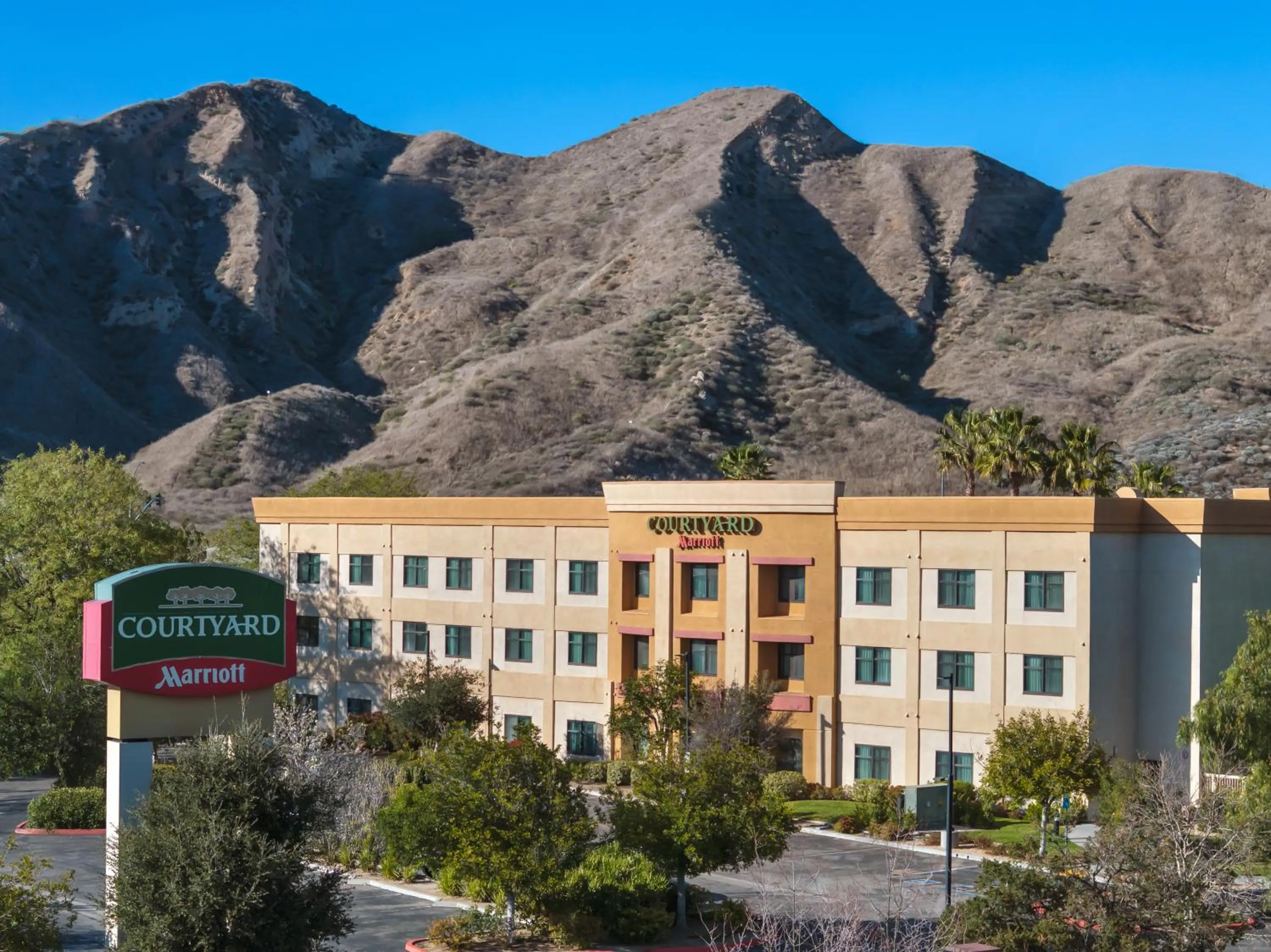 Property building in Courtyard by Marriott Santa Clarita Valencia