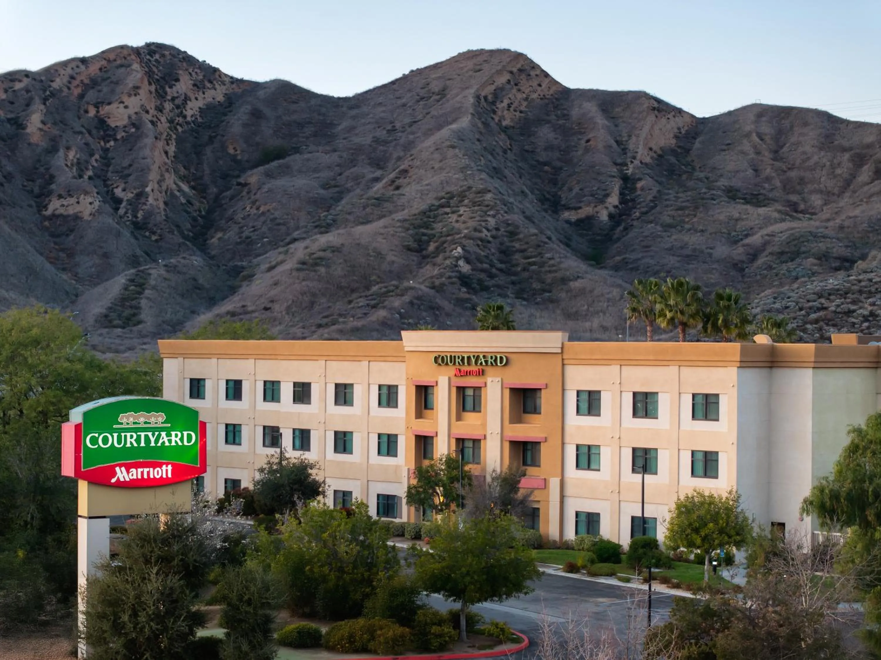 Property building in Courtyard by Marriott Santa Clarita Valencia
