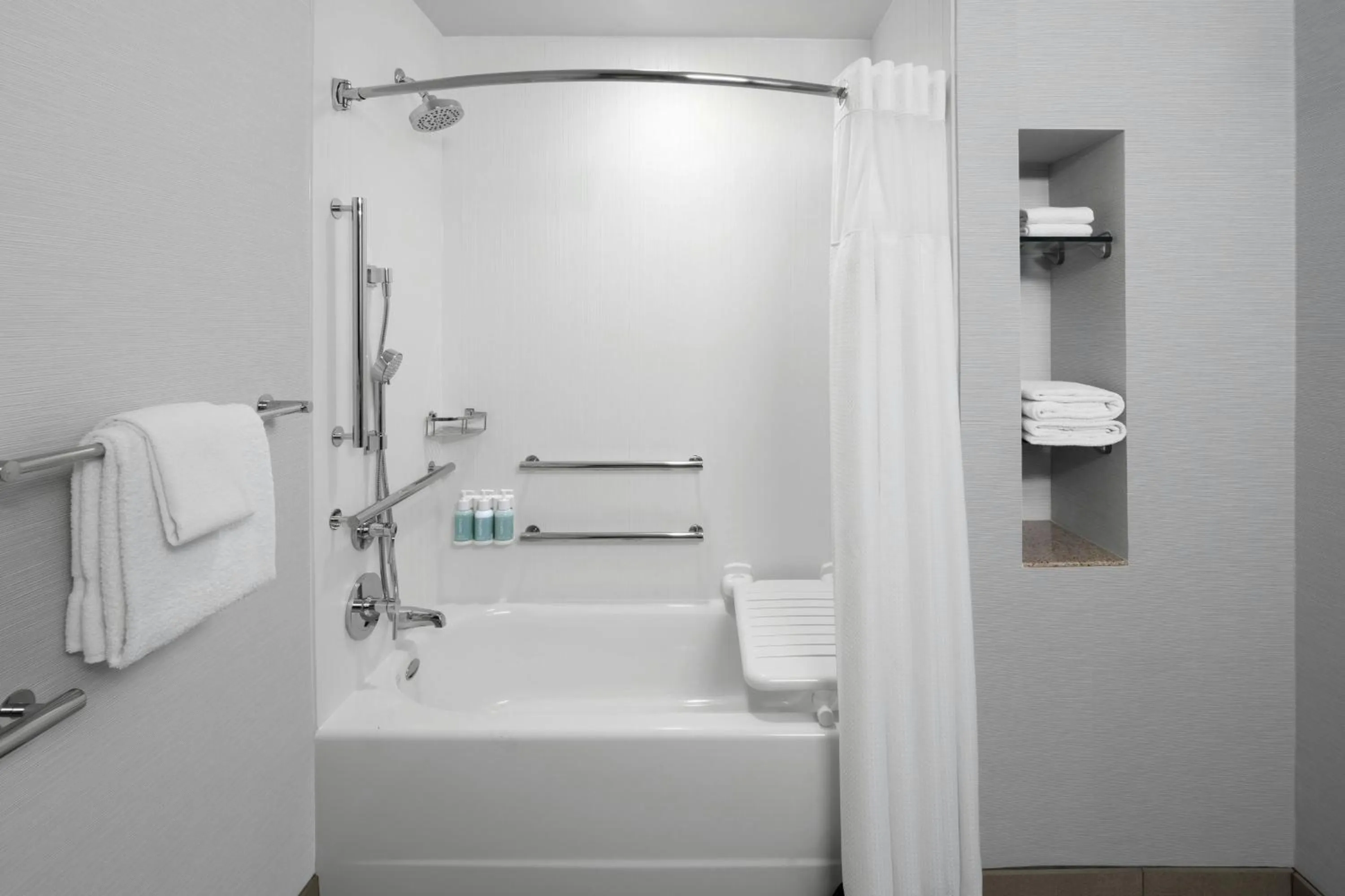 Bathroom in Courtyard by Marriott Santa Clarita Valencia