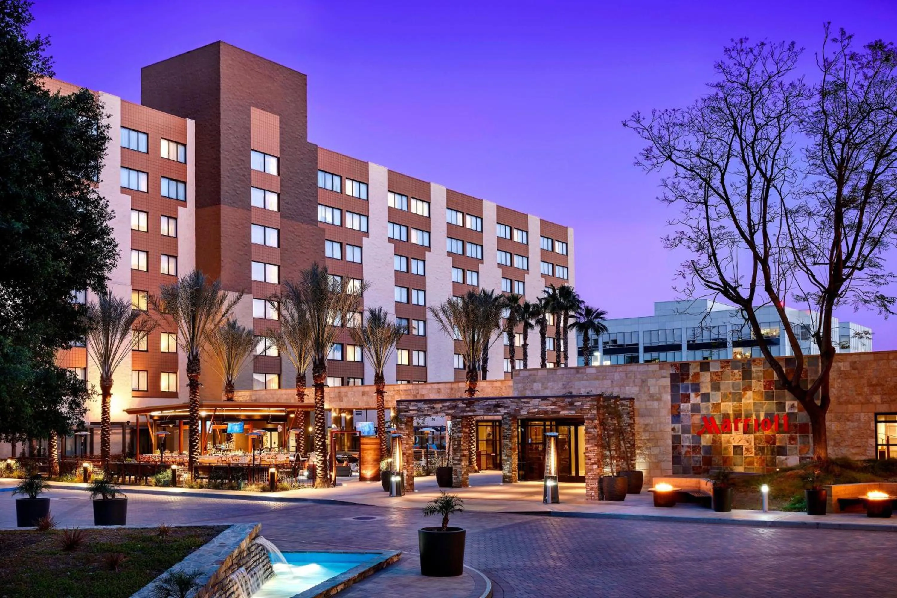 Property building in Los Angeles Marriott Burbank Airport