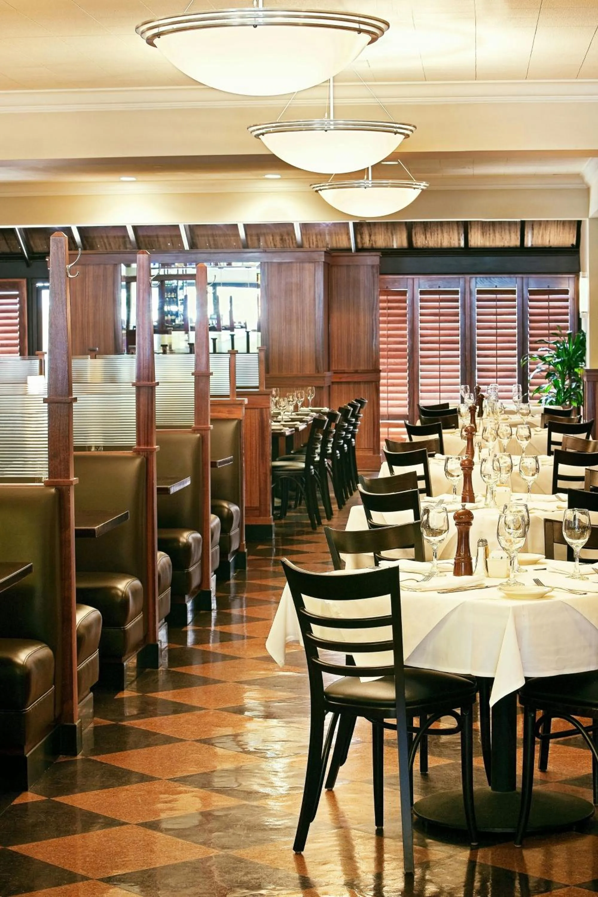 Restaurant/places to eat in Los Angeles Marriott Burbank Airport