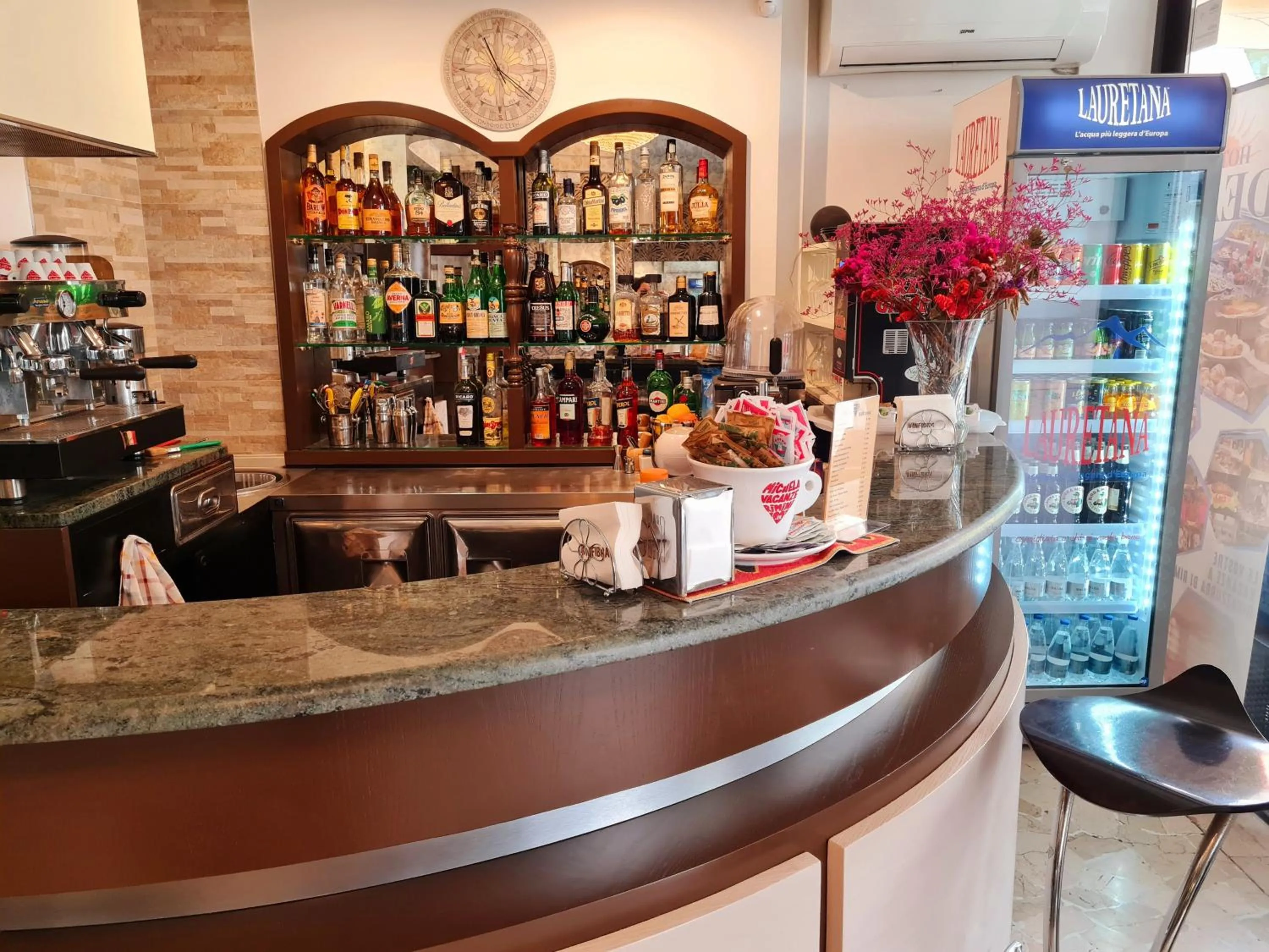 Restaurant/places to eat in Hotel Dear Rimini