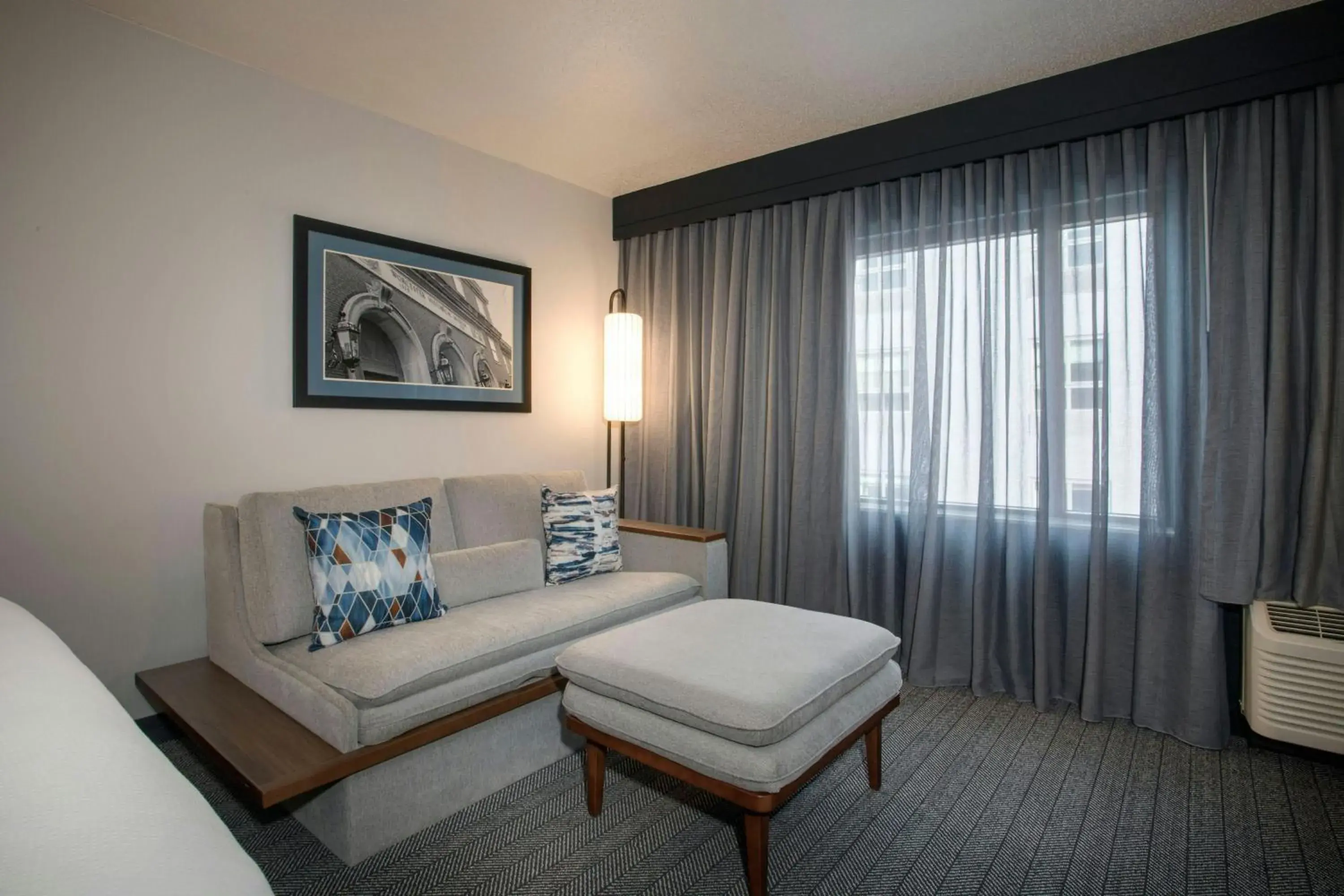 Photo of the whole room, Bed in Courtyard Worcester Photo of the whole room, Bed in Courtyard Worcester