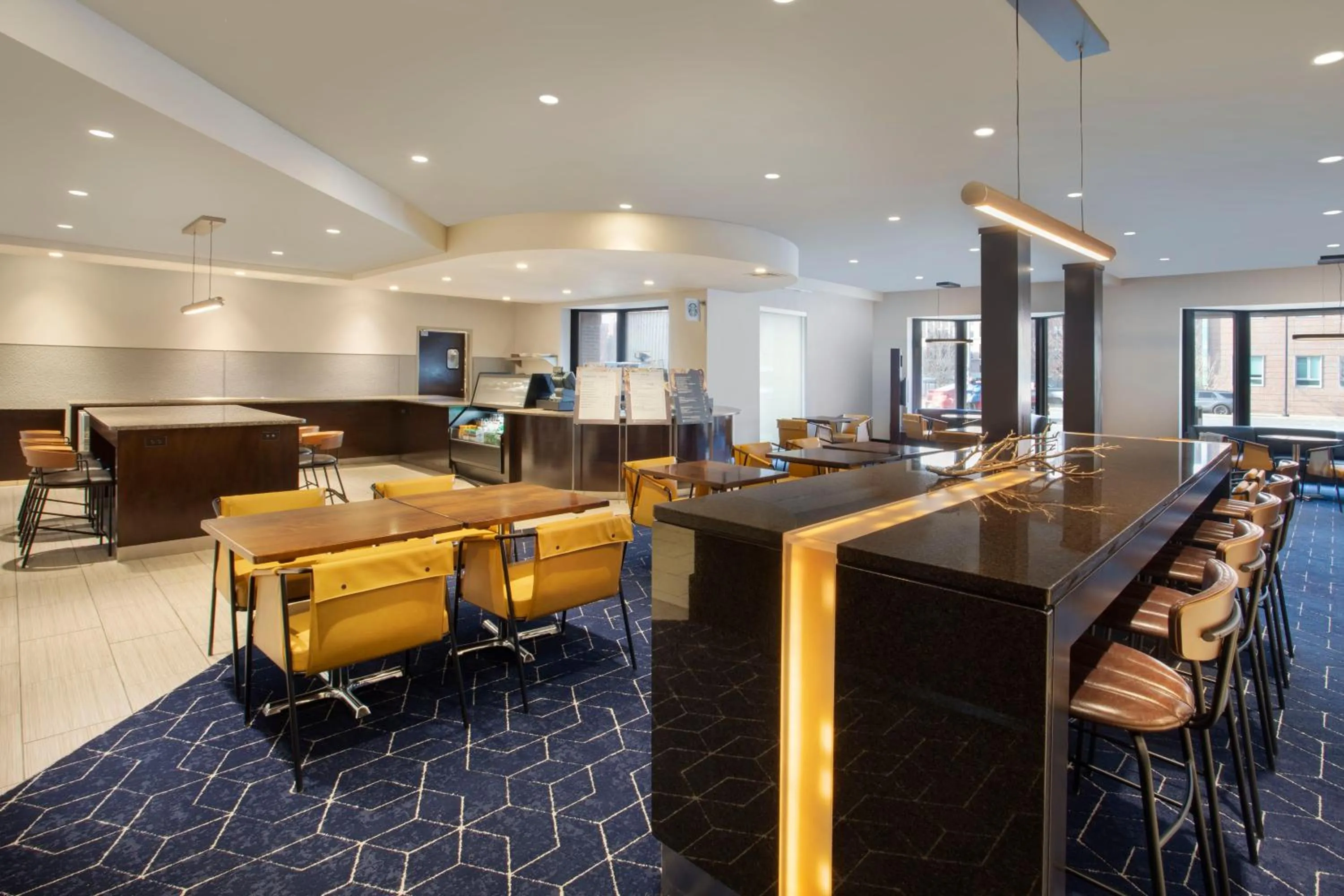 Restaurant/places to eat in Courtyard Worcester