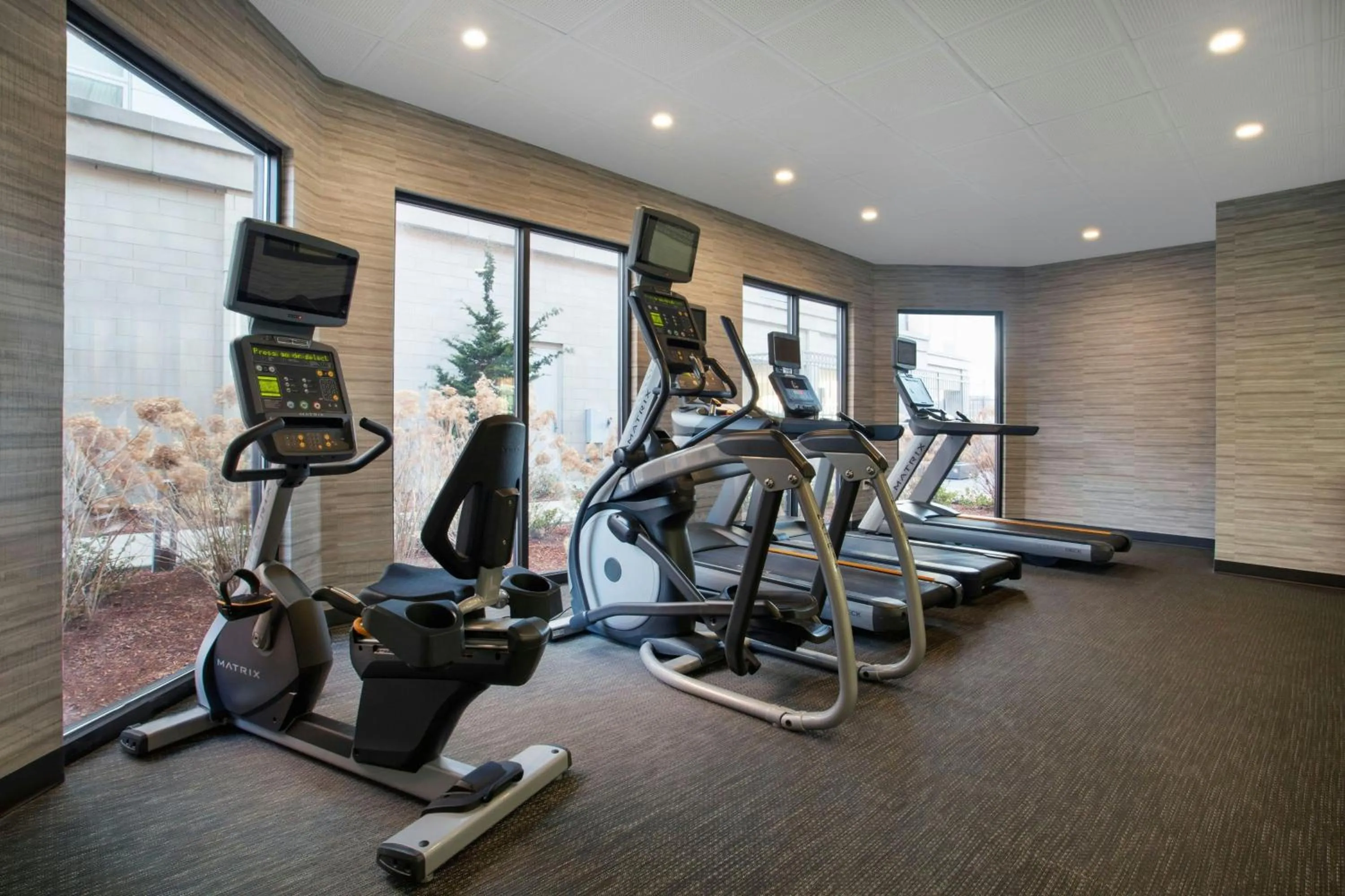 Fitness centre/facilities in Courtyard Worcester