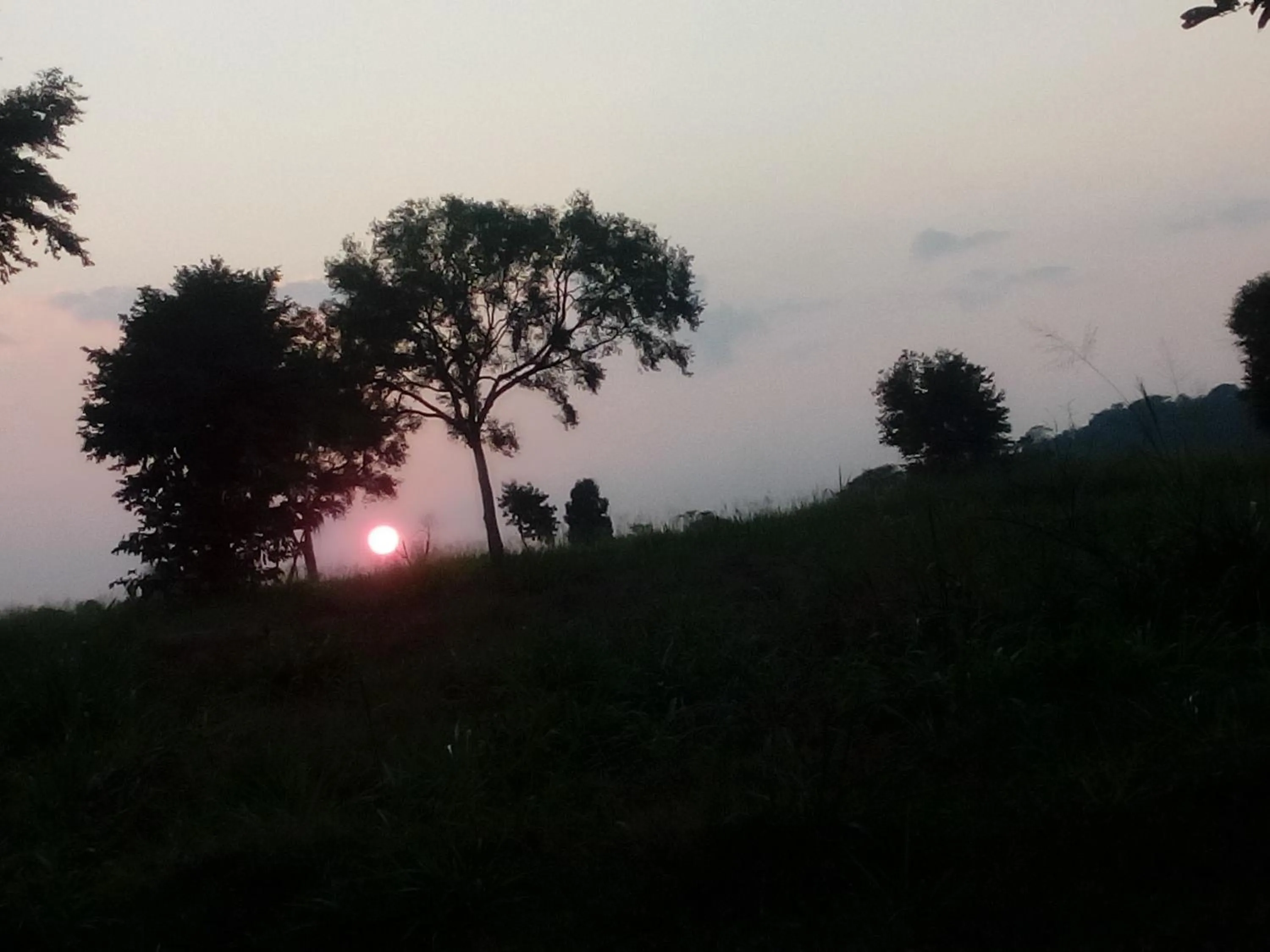 Sunset in Rock Lake Home Stay