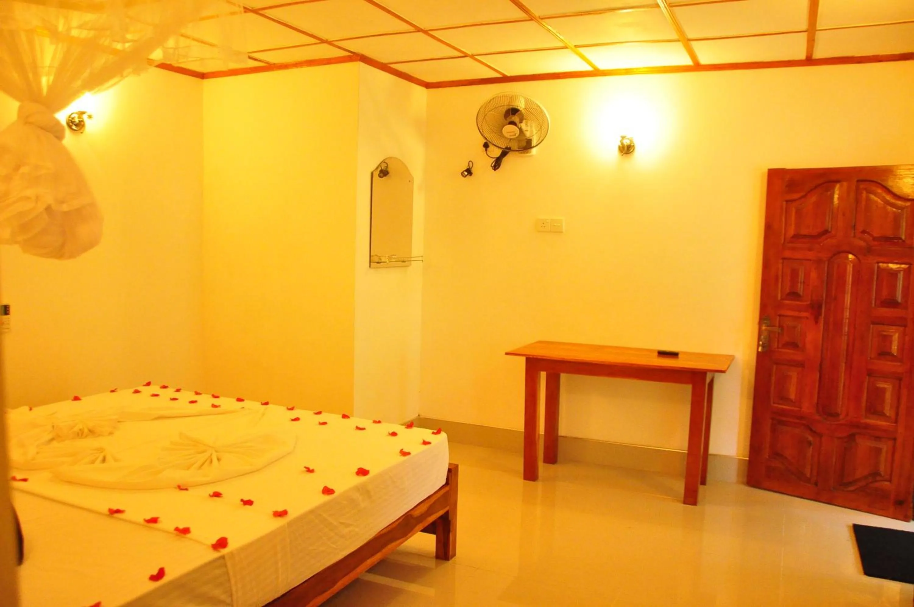 Bathroom, Bed in Rock Lake Home Stay