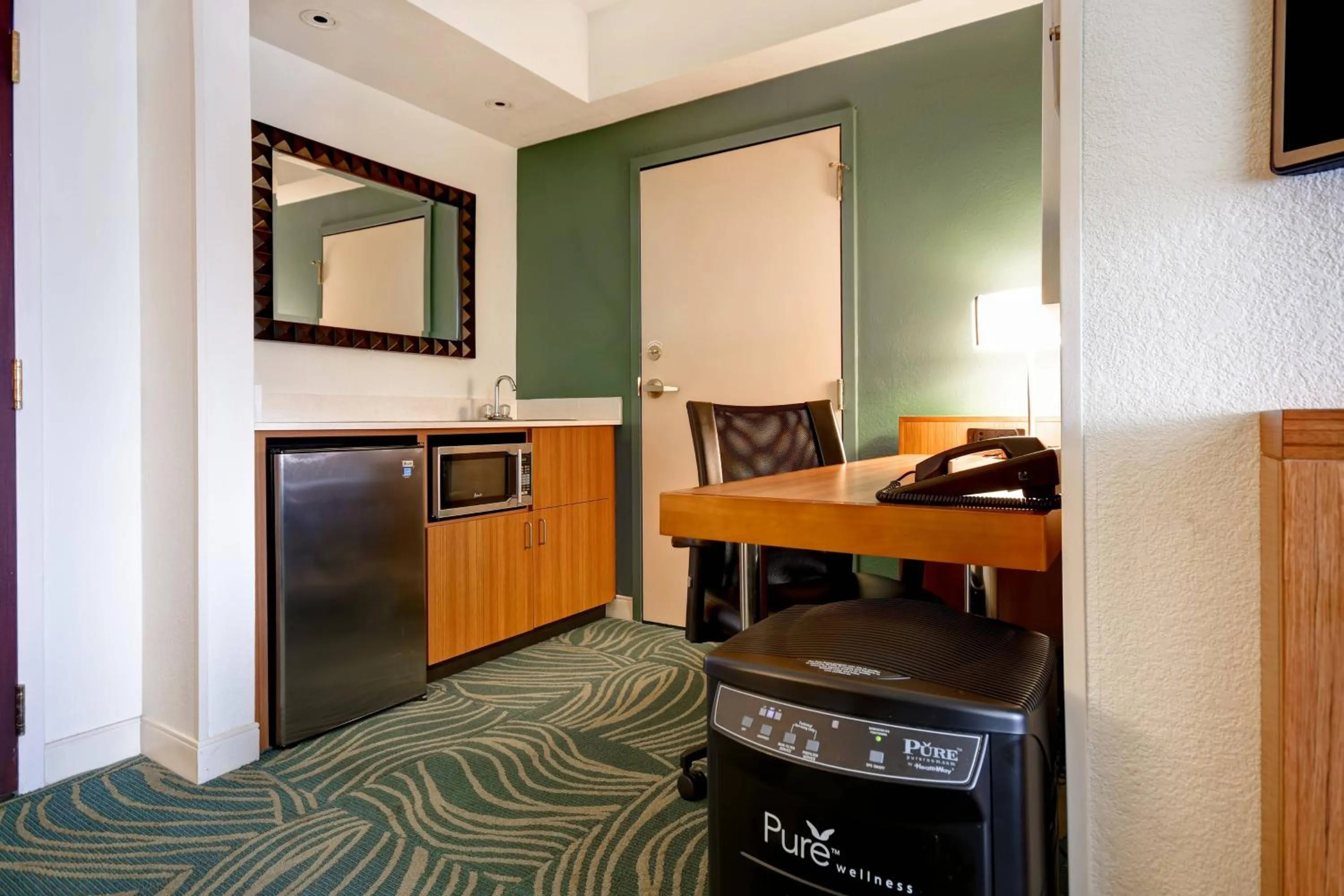 Photo of the whole room, Bed in SpringHill Suites by Marriott Baltimore BWI Airport