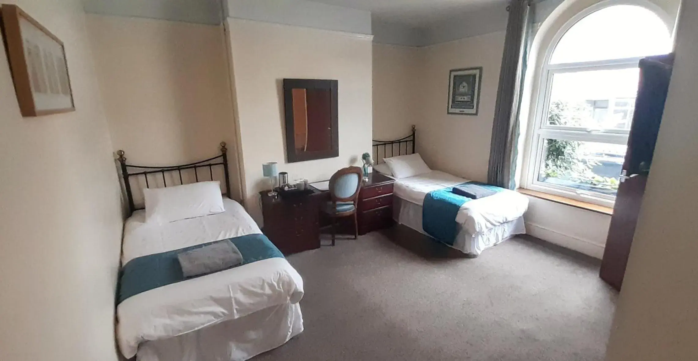 Bed in Admiral Blake Guesthouse Bed in Admiral Blake Guesthouse