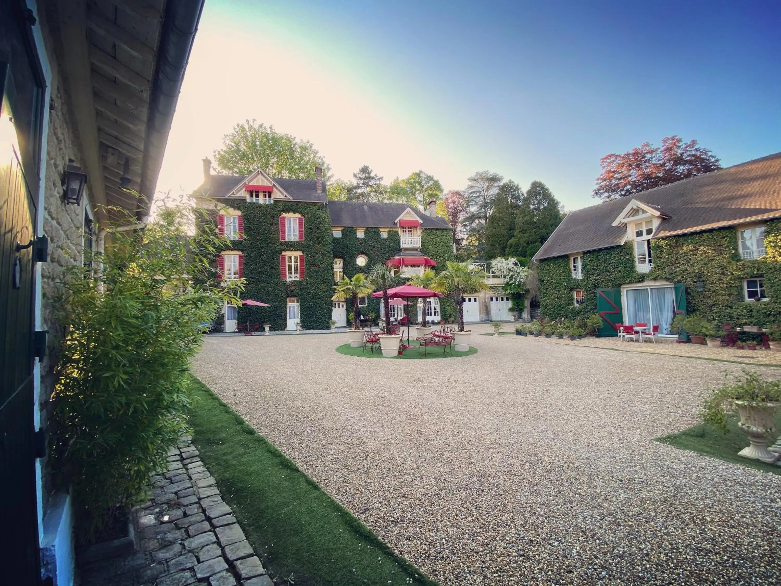 Property building in Manoir des Cavaliers - BnB
