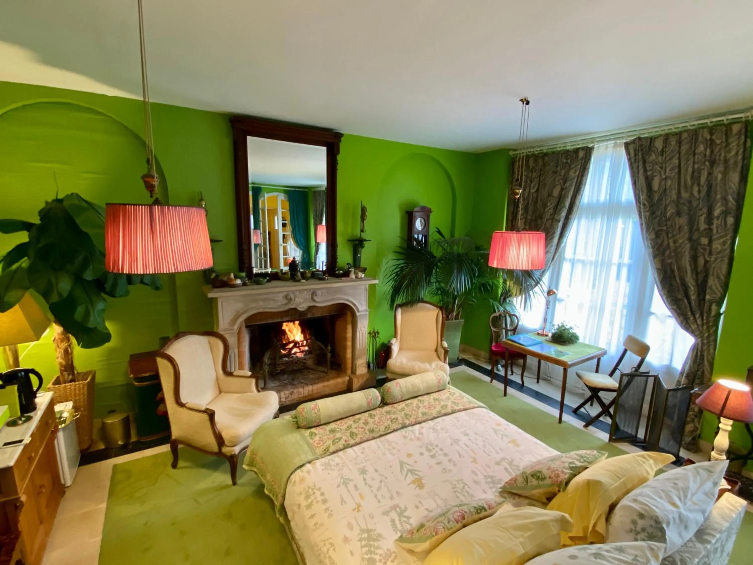 Photo of the whole room, Bed in Manoir des Cavaliers - BnB