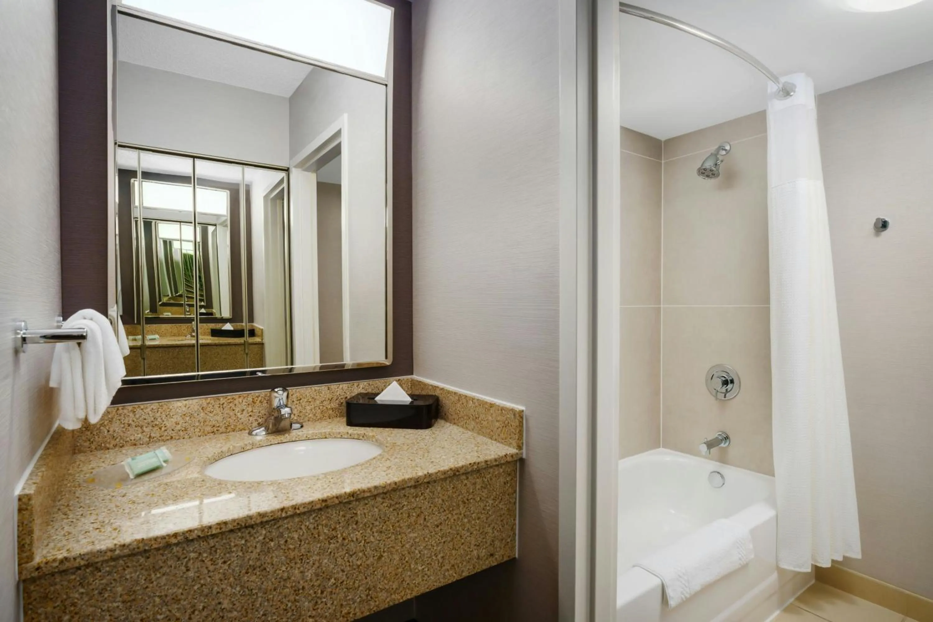 Bathroom in Courtyard Chicago Midway Airport