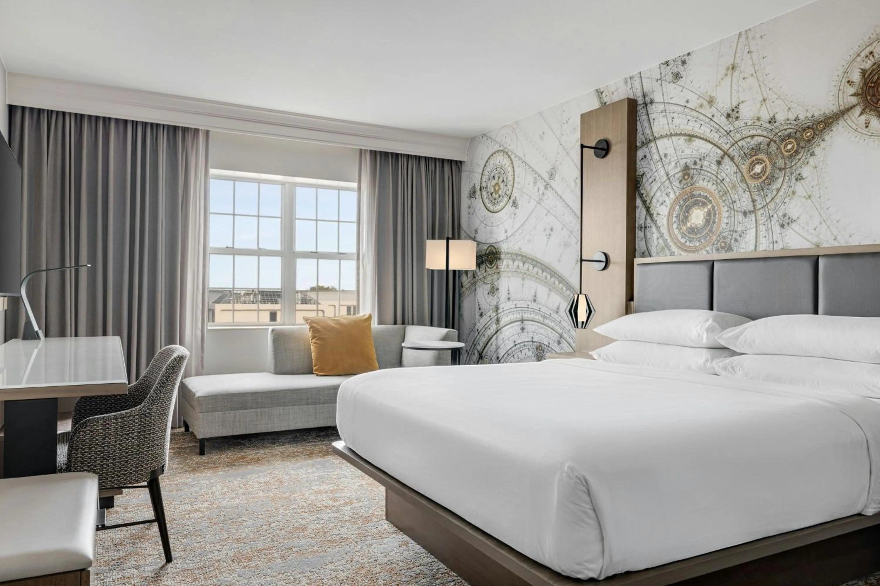 Photo of the whole room, Bed in Chicago Marriott Midway