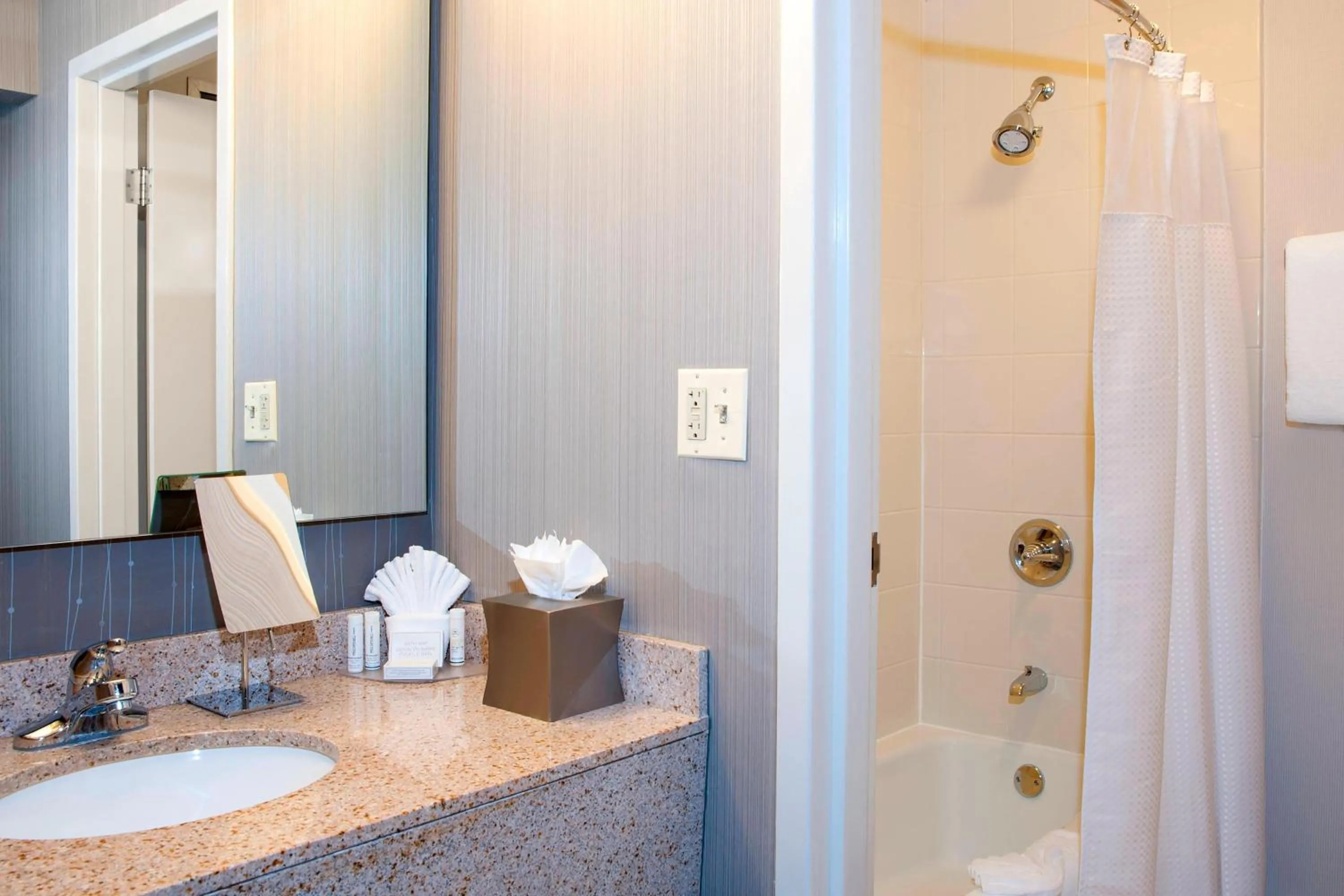 Bathroom in Courtyard Chicago Glenview/Northbrook