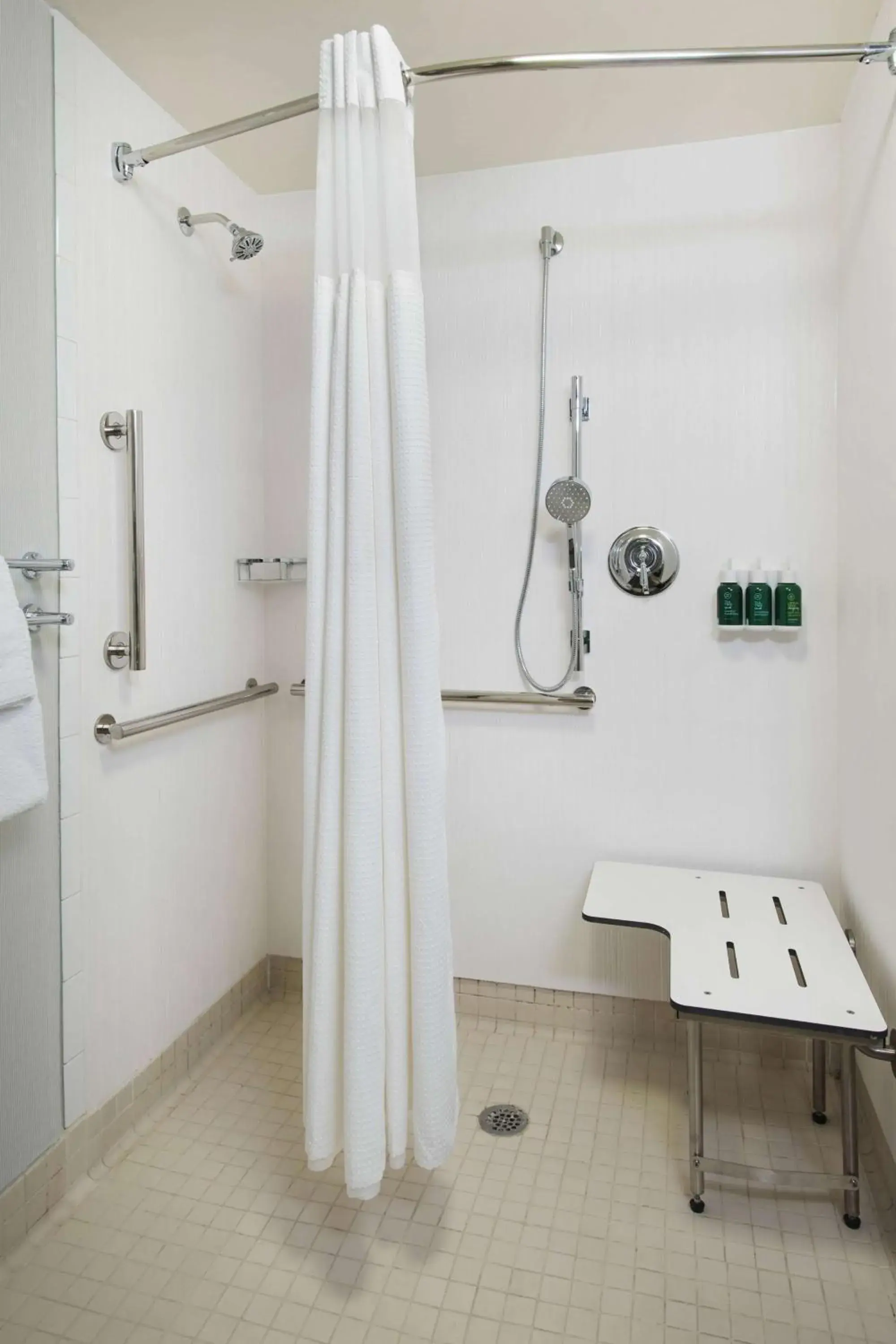 Bathroom in Sonesta Select Las Vegas Summerlin Bathroom in Sonesta Select Las Vegas Summerlin