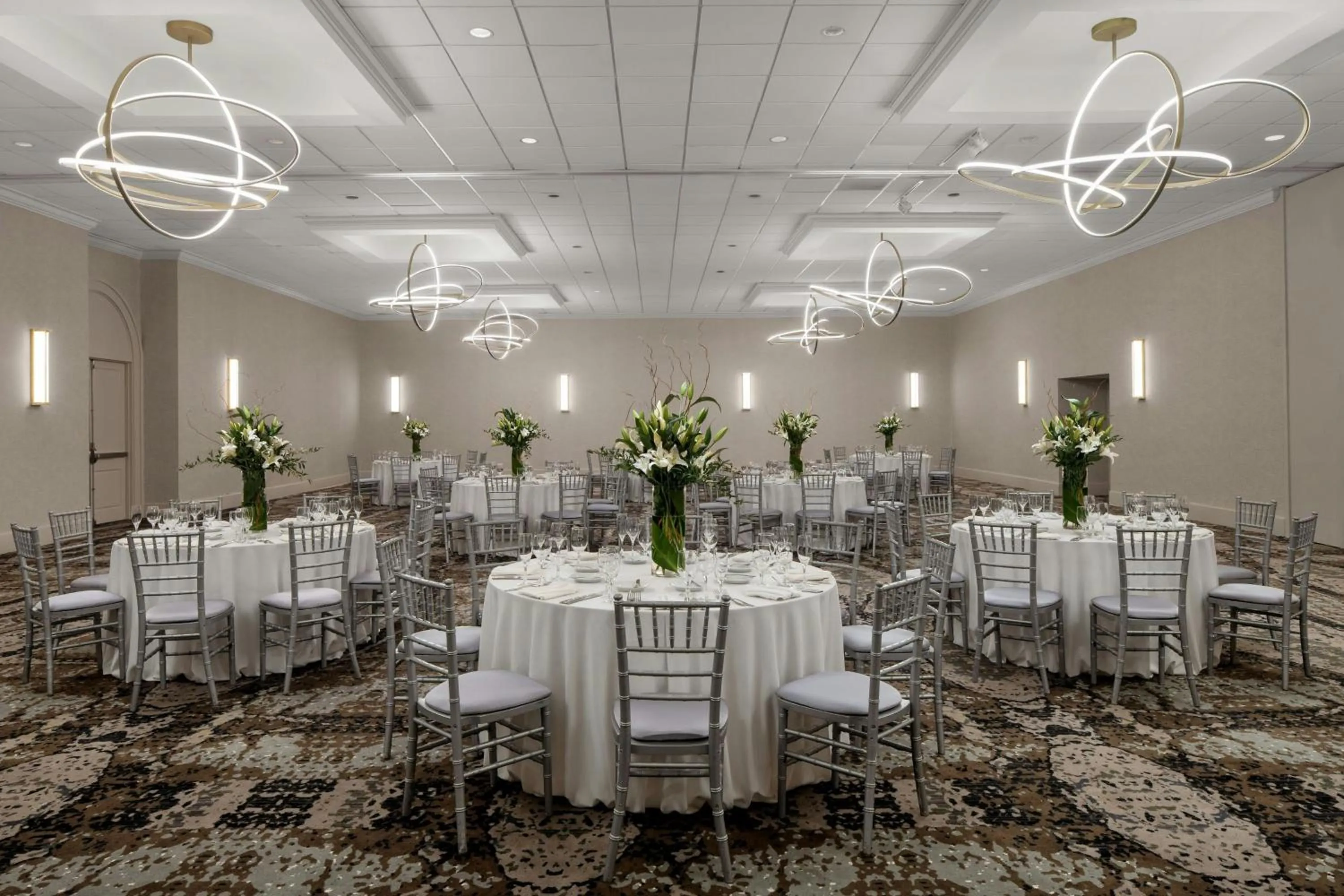 Meeting/conference room in Renaissance Chicago North Shore Hotel