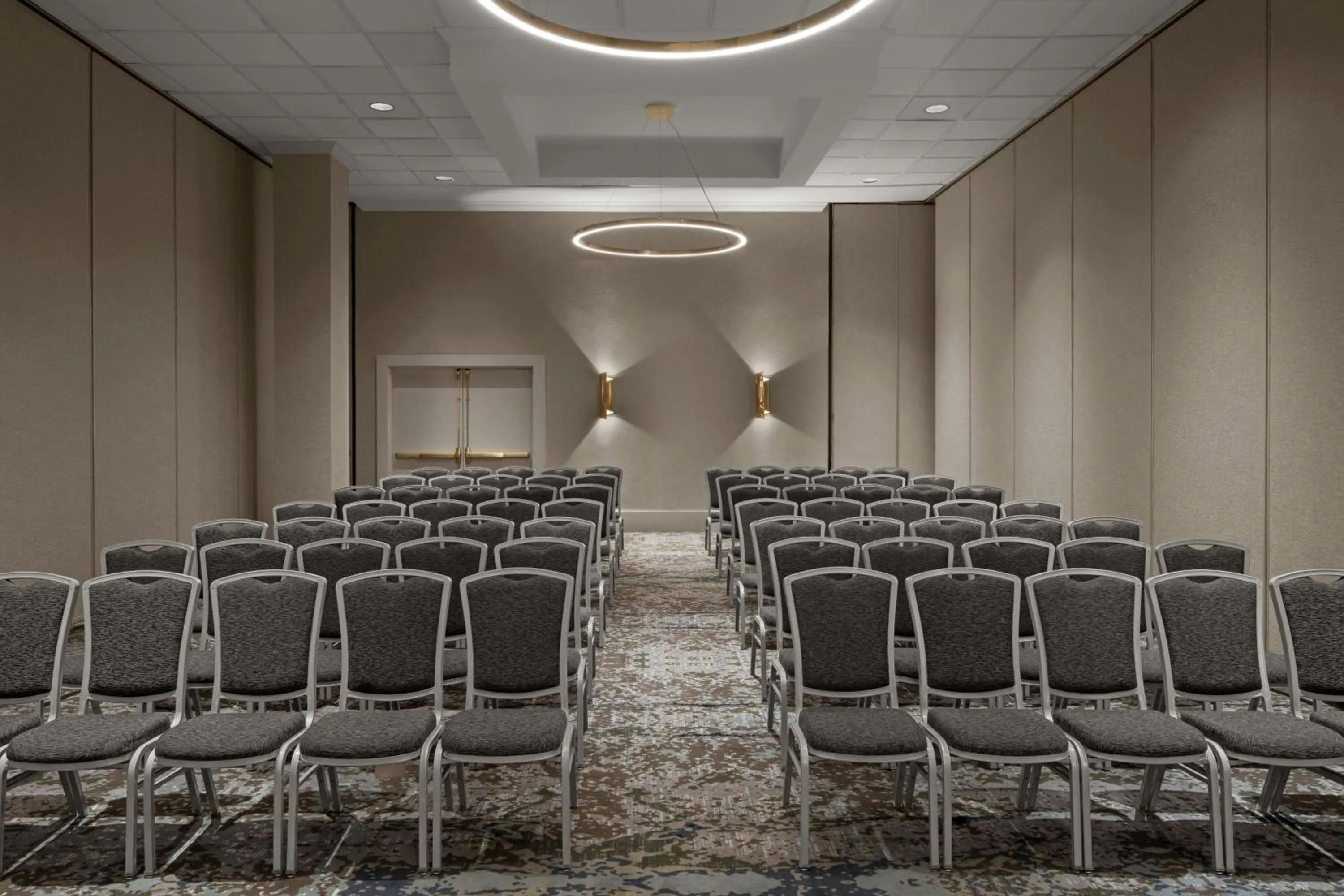 Meeting/conference room in Renaissance Chicago North Shore Hotel