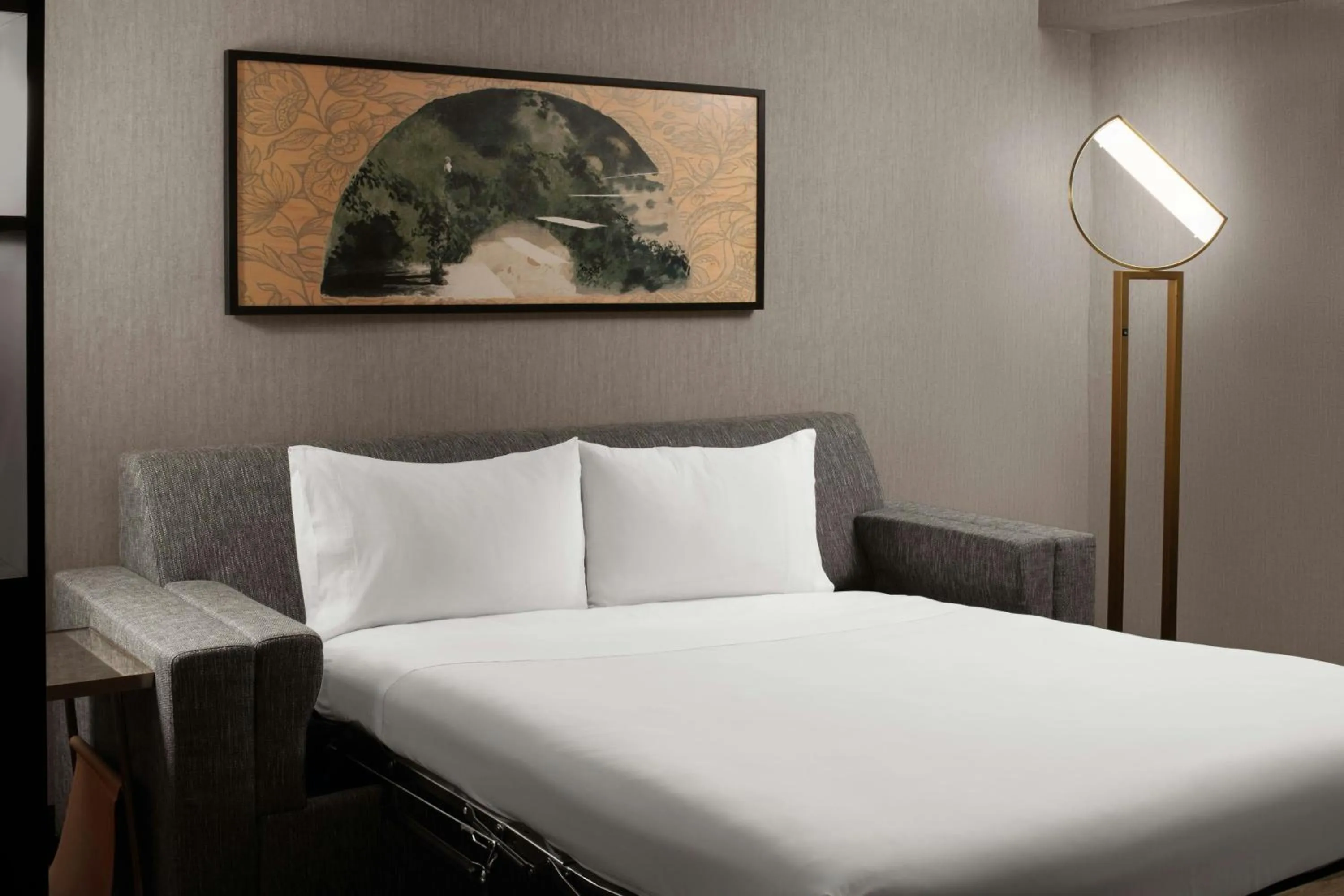 Photo of the whole room, Bed in Renaissance Chicago North Shore Hotel